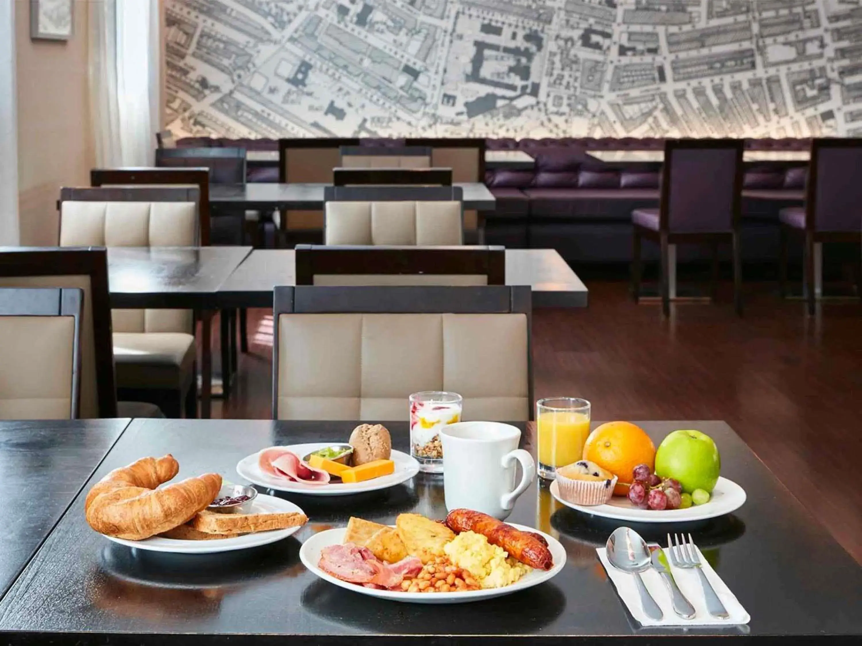 Restaurant/places to eat in ibis Belfast Queens Quarter Restaurant/places to eat in ibis Belfast Queens Quarter