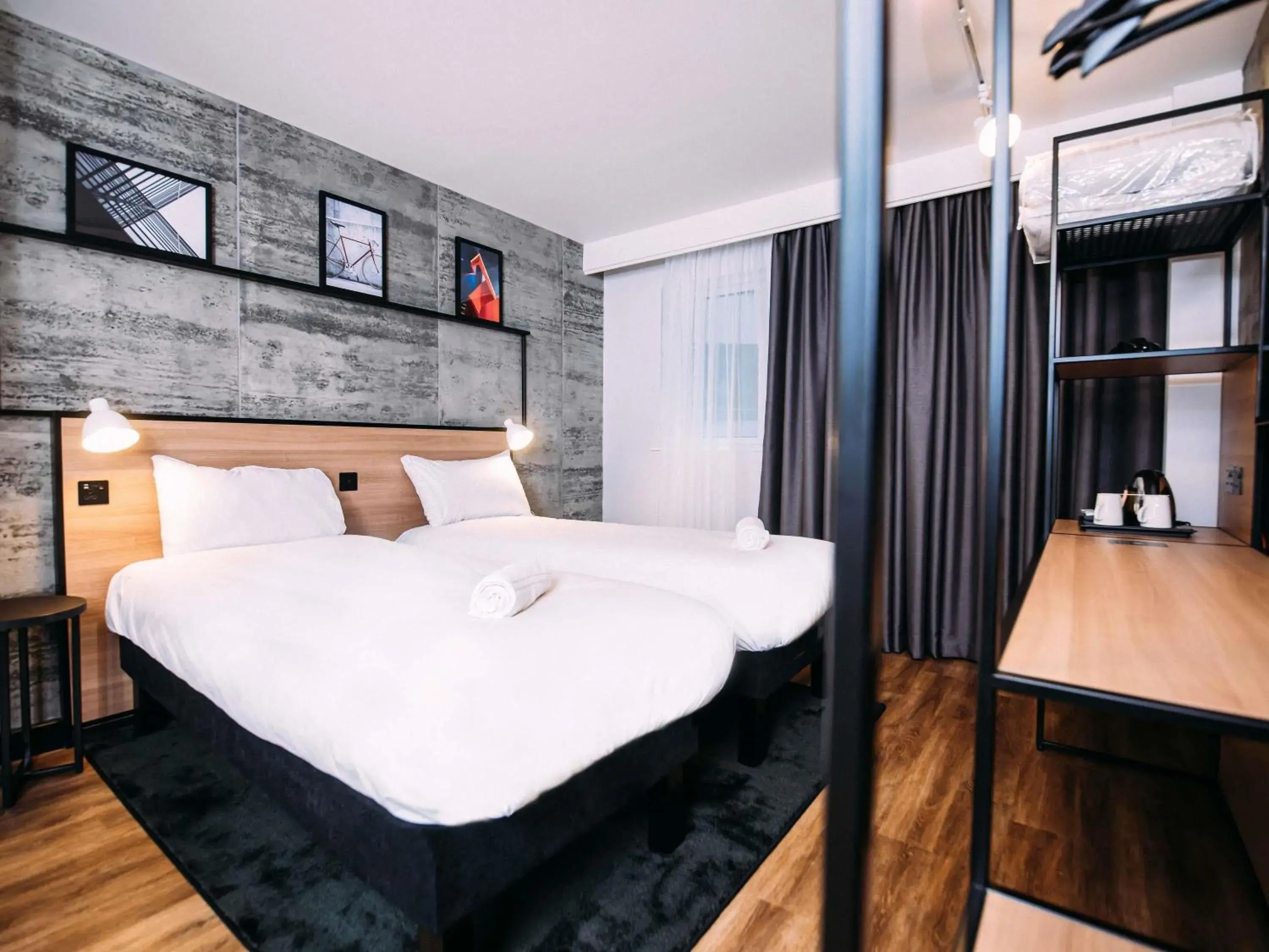 Standard Twin Room in ibis Belfast City Centre Standard Twin Room in ibis Belfast City Centre