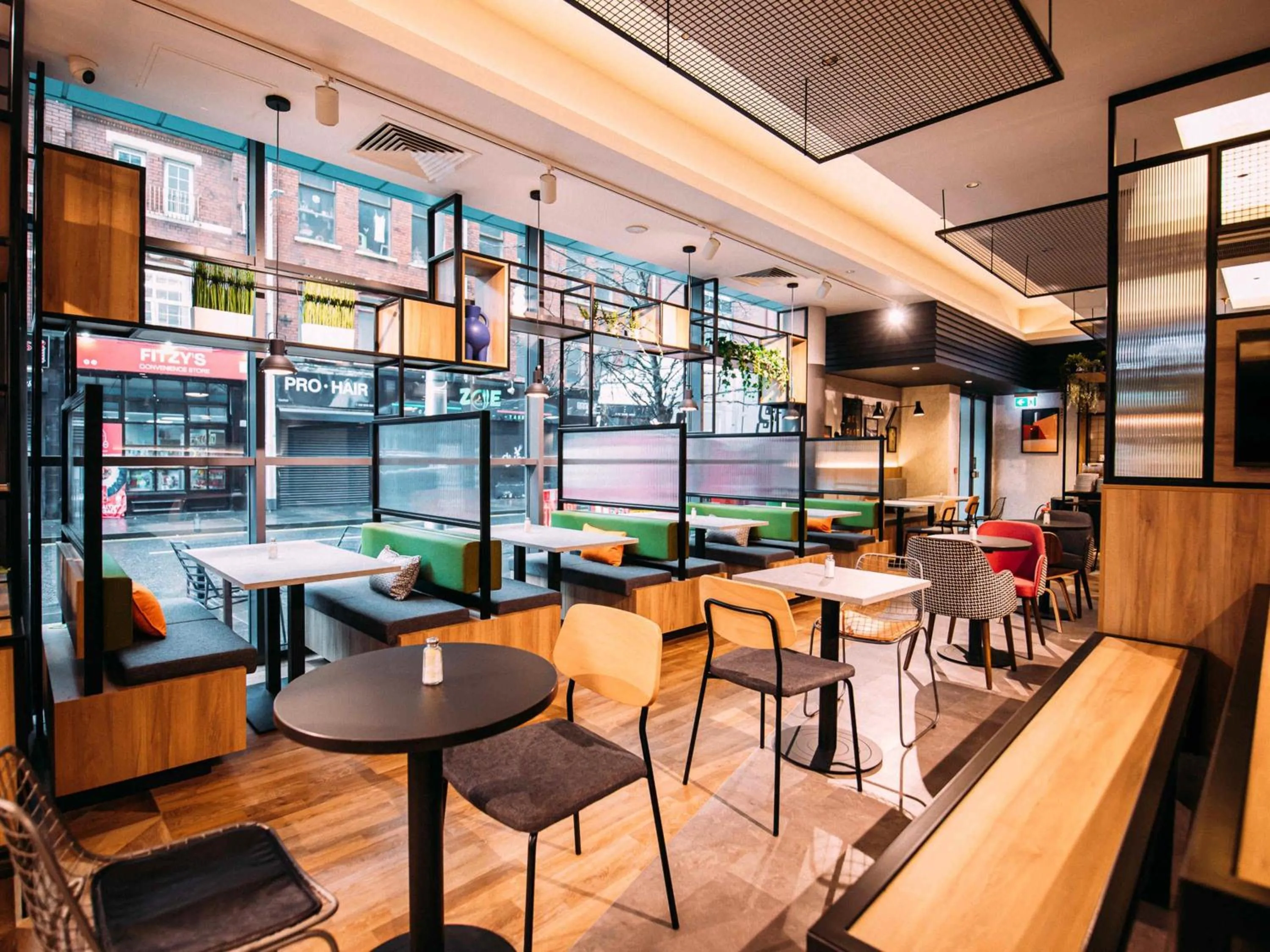 Restaurant/places to eat in ibis Belfast City Centre