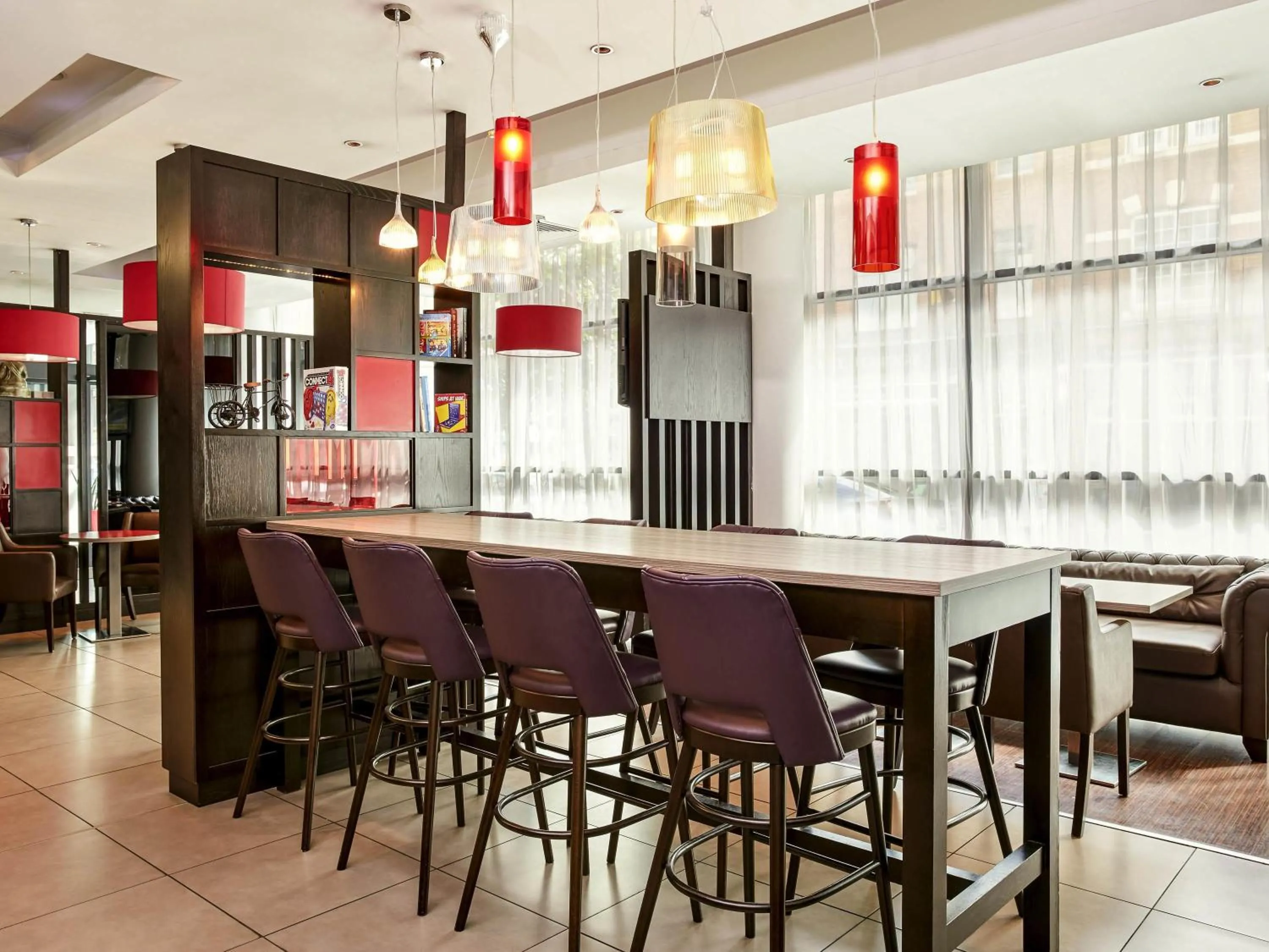 Restaurant/places to eat in ibis Belfast City Centre