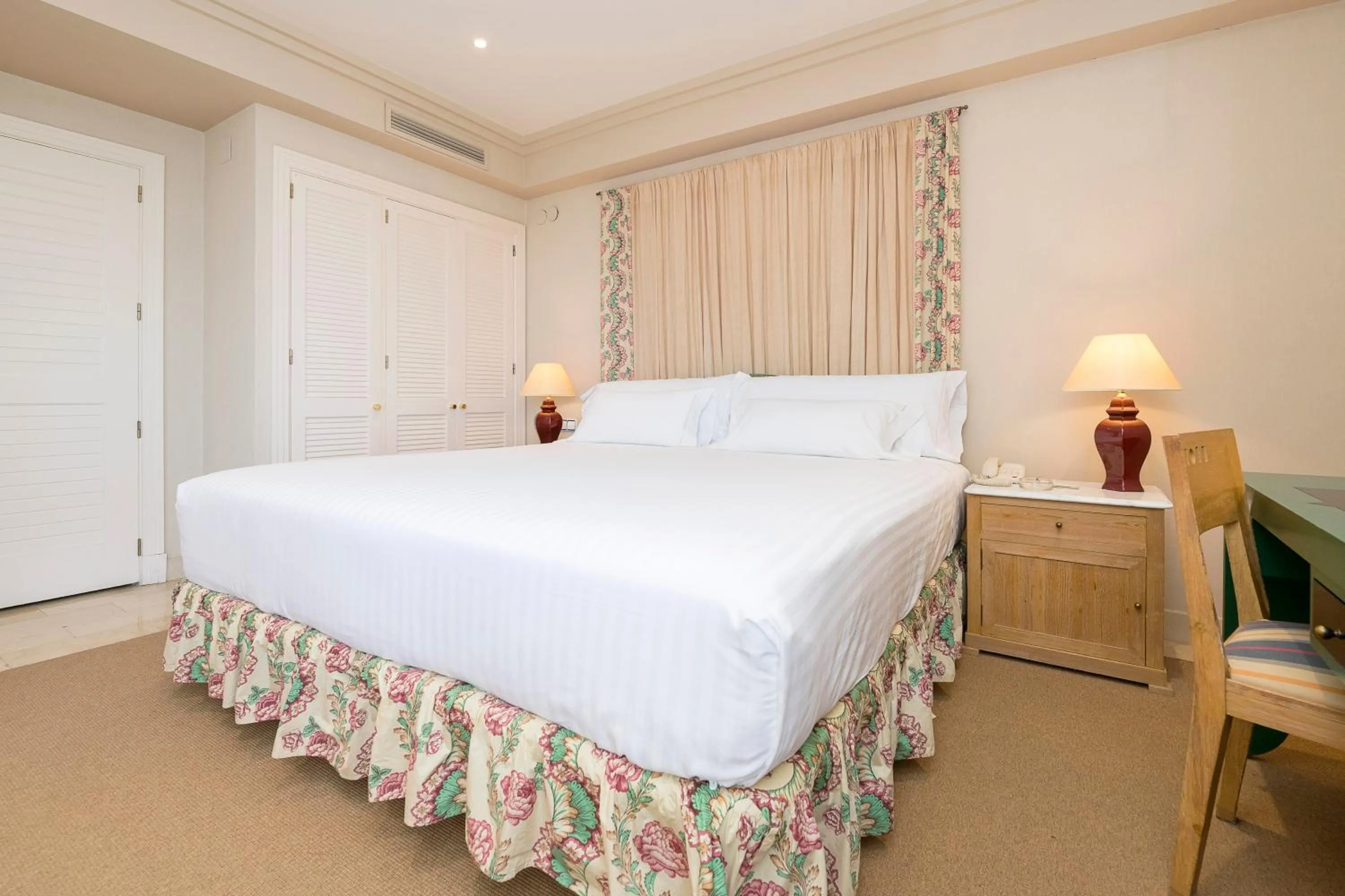 Bed in Hotel Playa Victoria