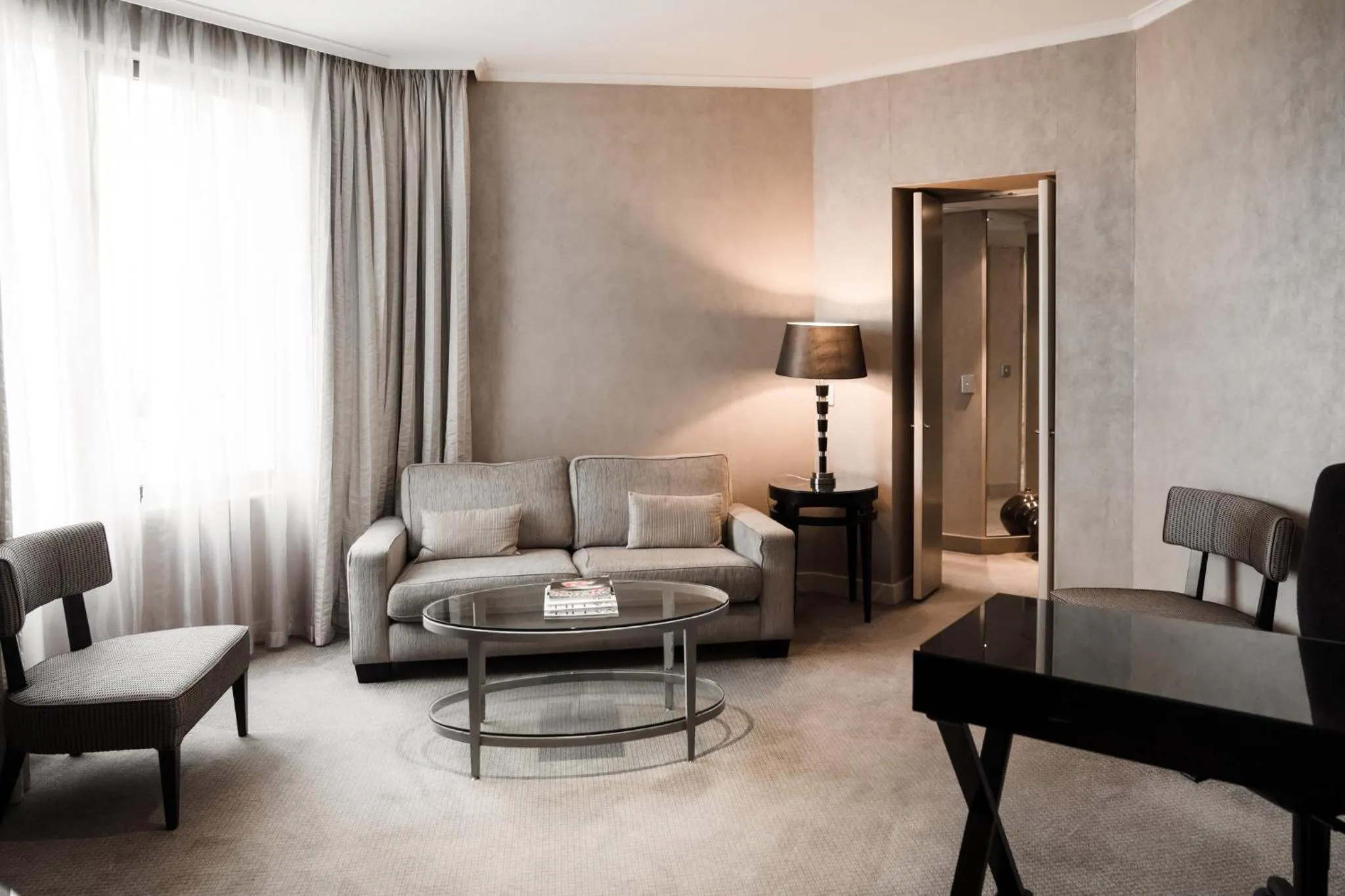 Photo of the whole room in InterContinental Adelaide by IHG