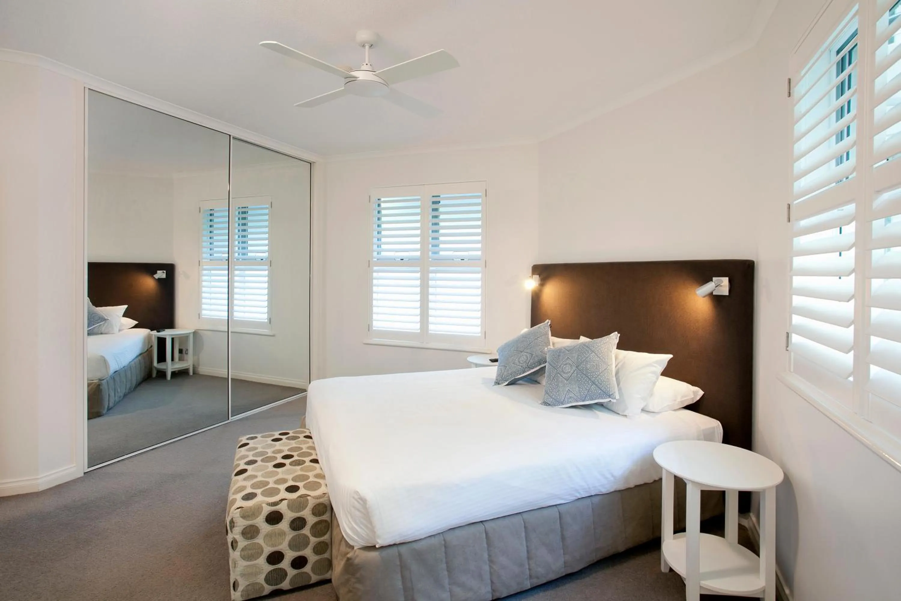 Photo of the whole room, Bed in Emerald Noosa
