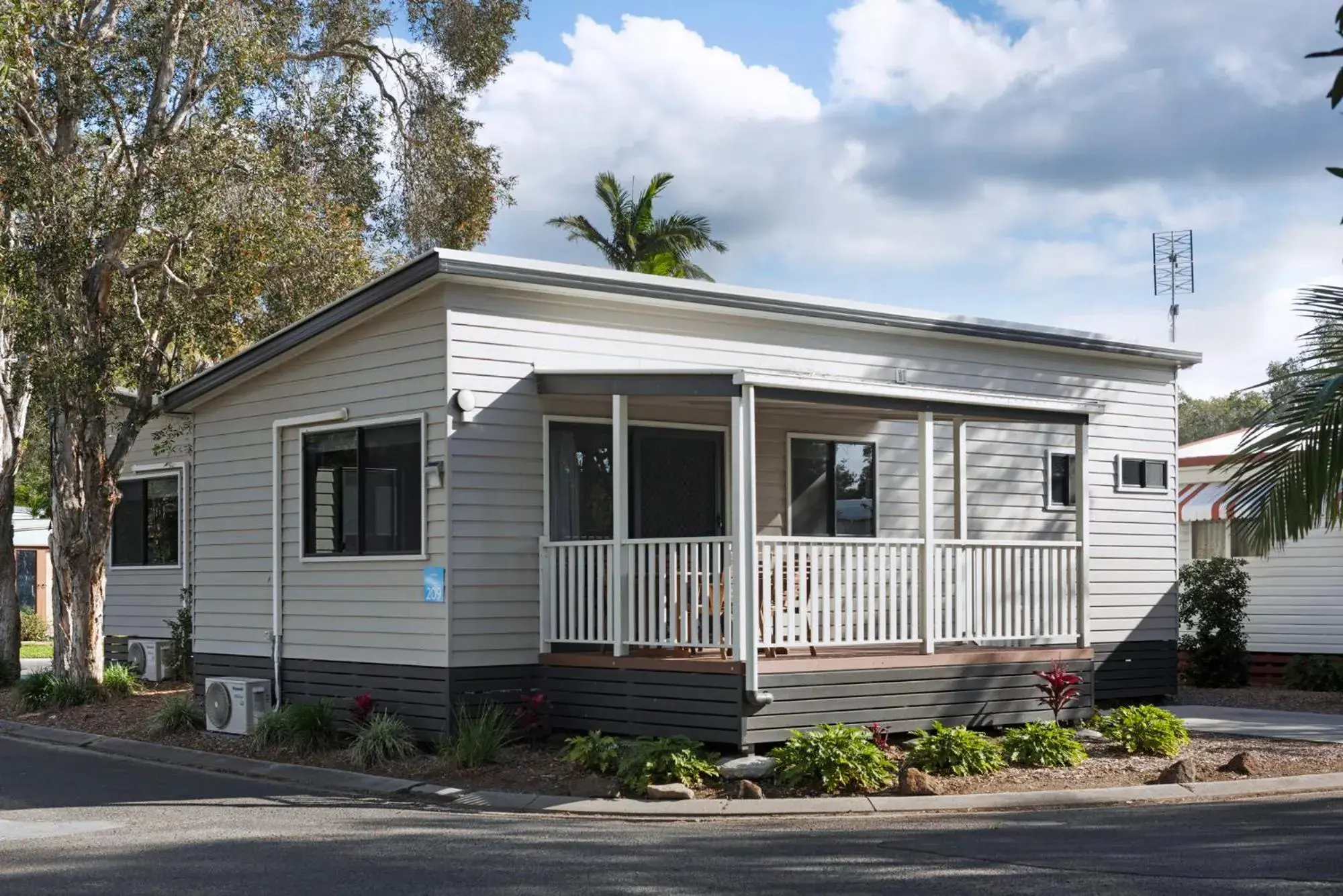 Property Building in Discovery Parks - Byron Bay
