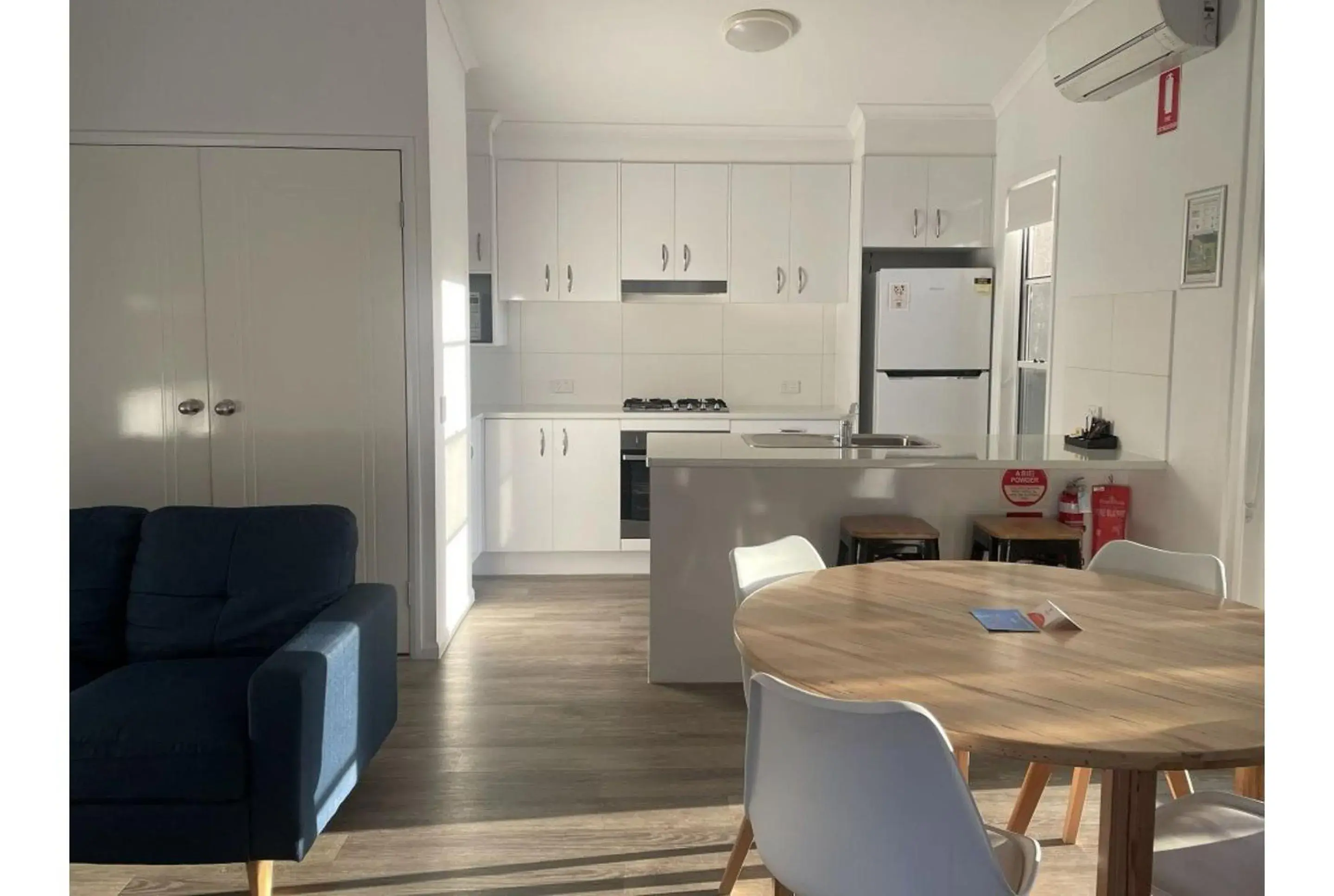 Kitchen or kitchenette, Dining Area in Discovery Parks - Byron Bay