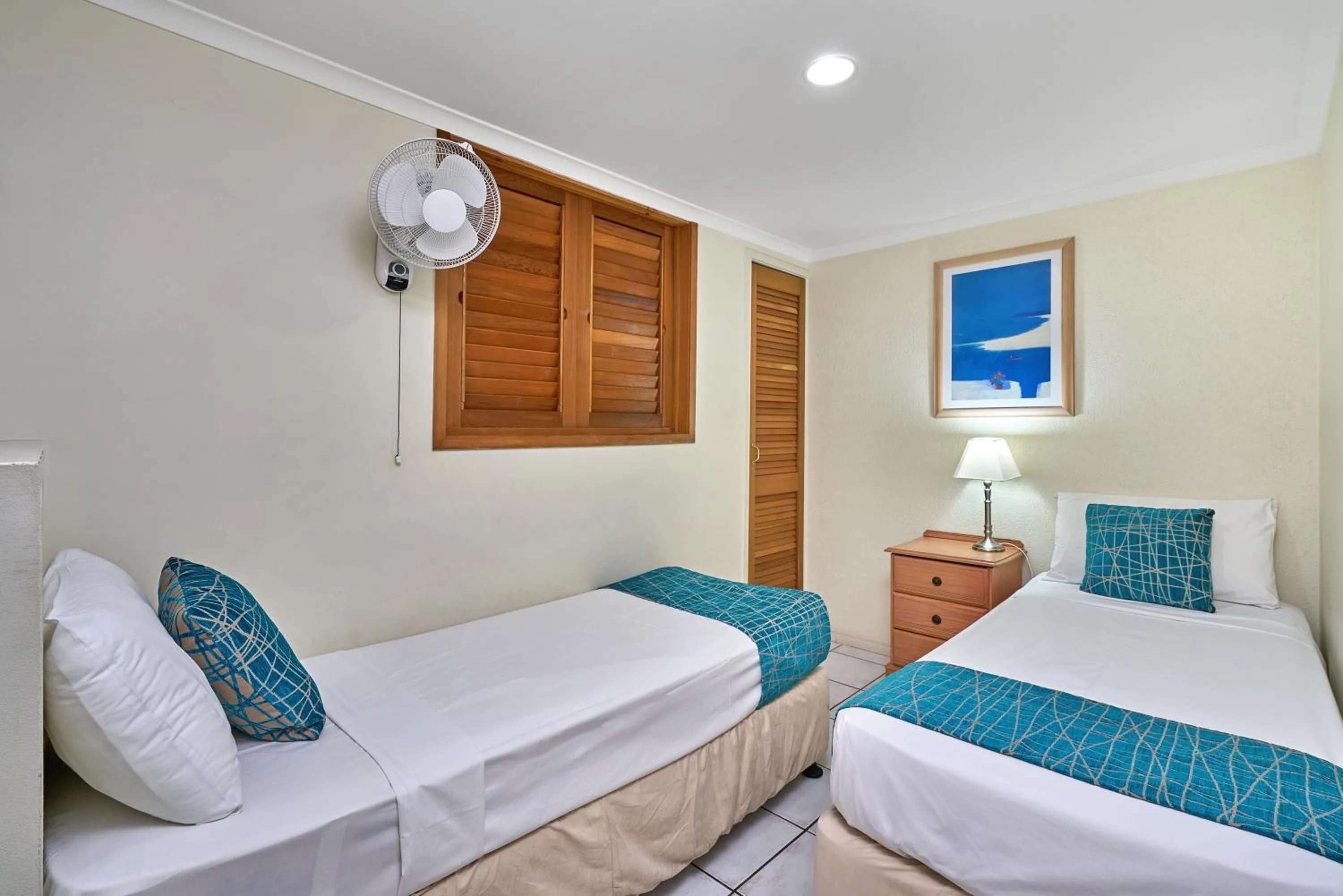 Bedroom, Bed in Trinity Beach Club Holiday Apartments