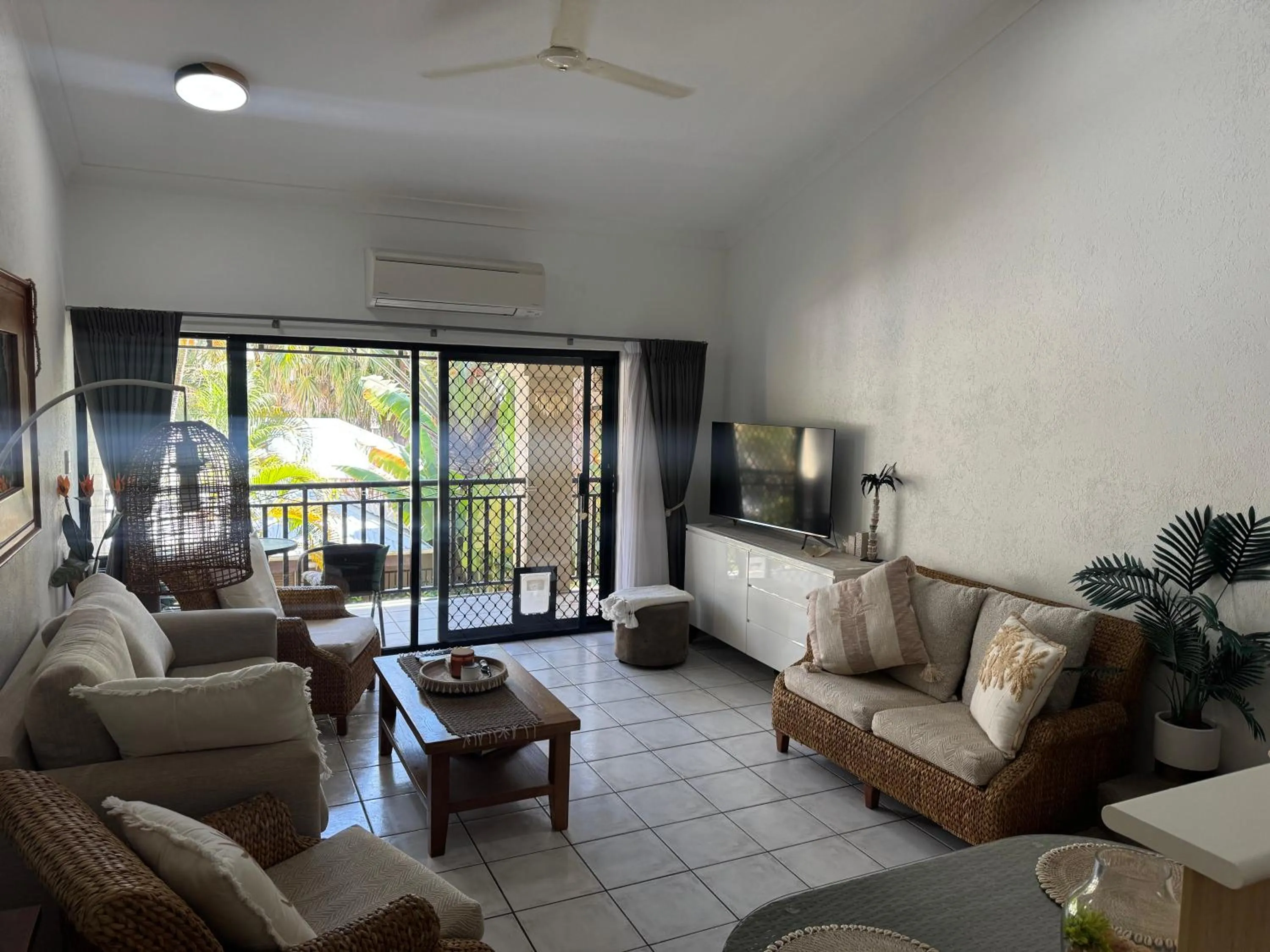 Trinity Beach Club Holiday Apartments