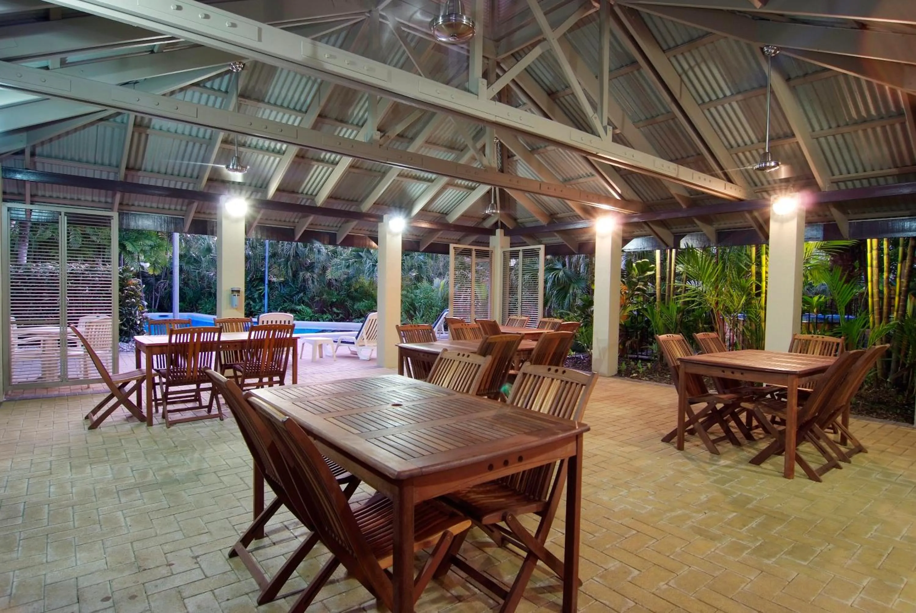 BBQ facilities in Trinity Beach Club Holiday Apartments