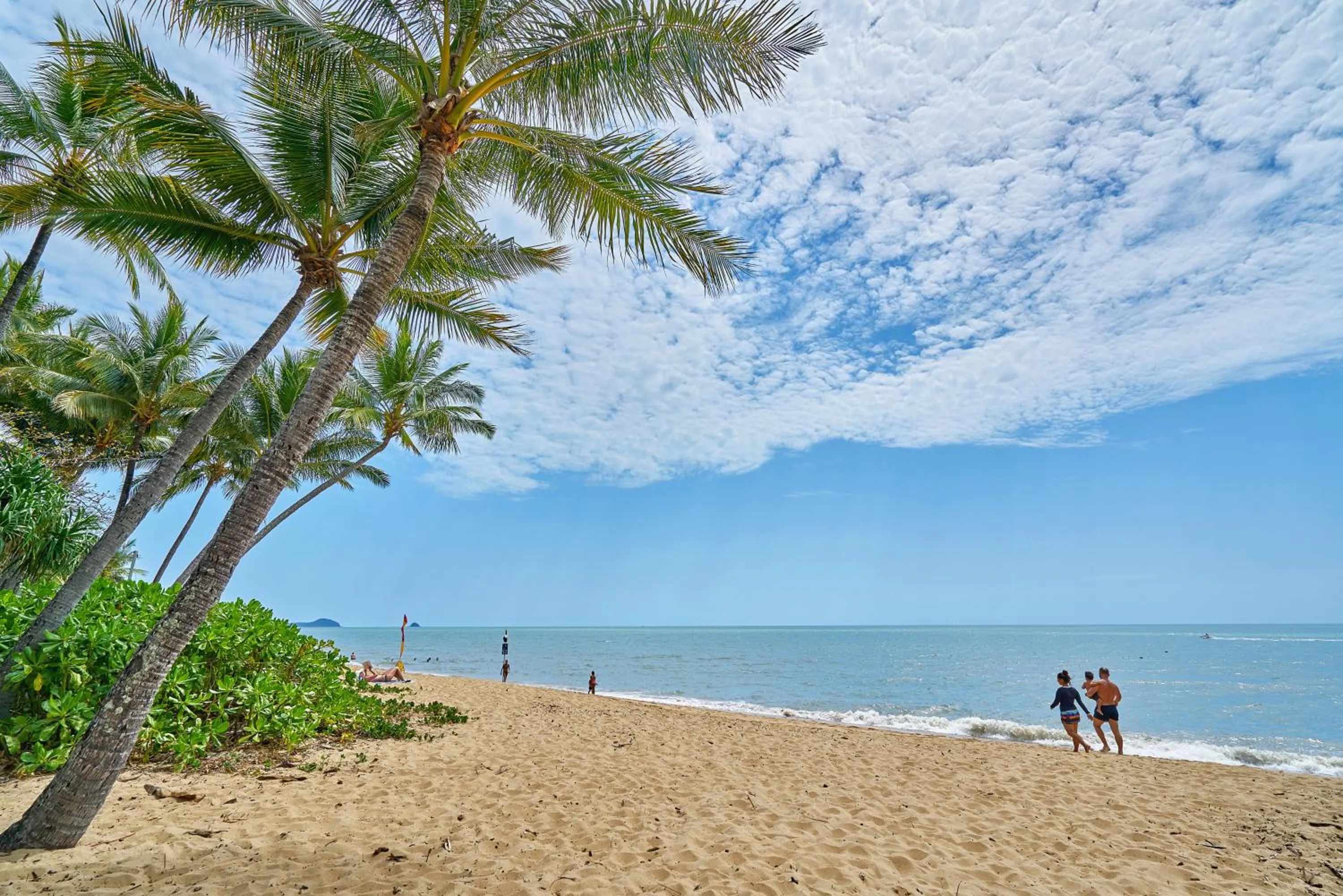 Trinity Beach Club Holiday Apartments