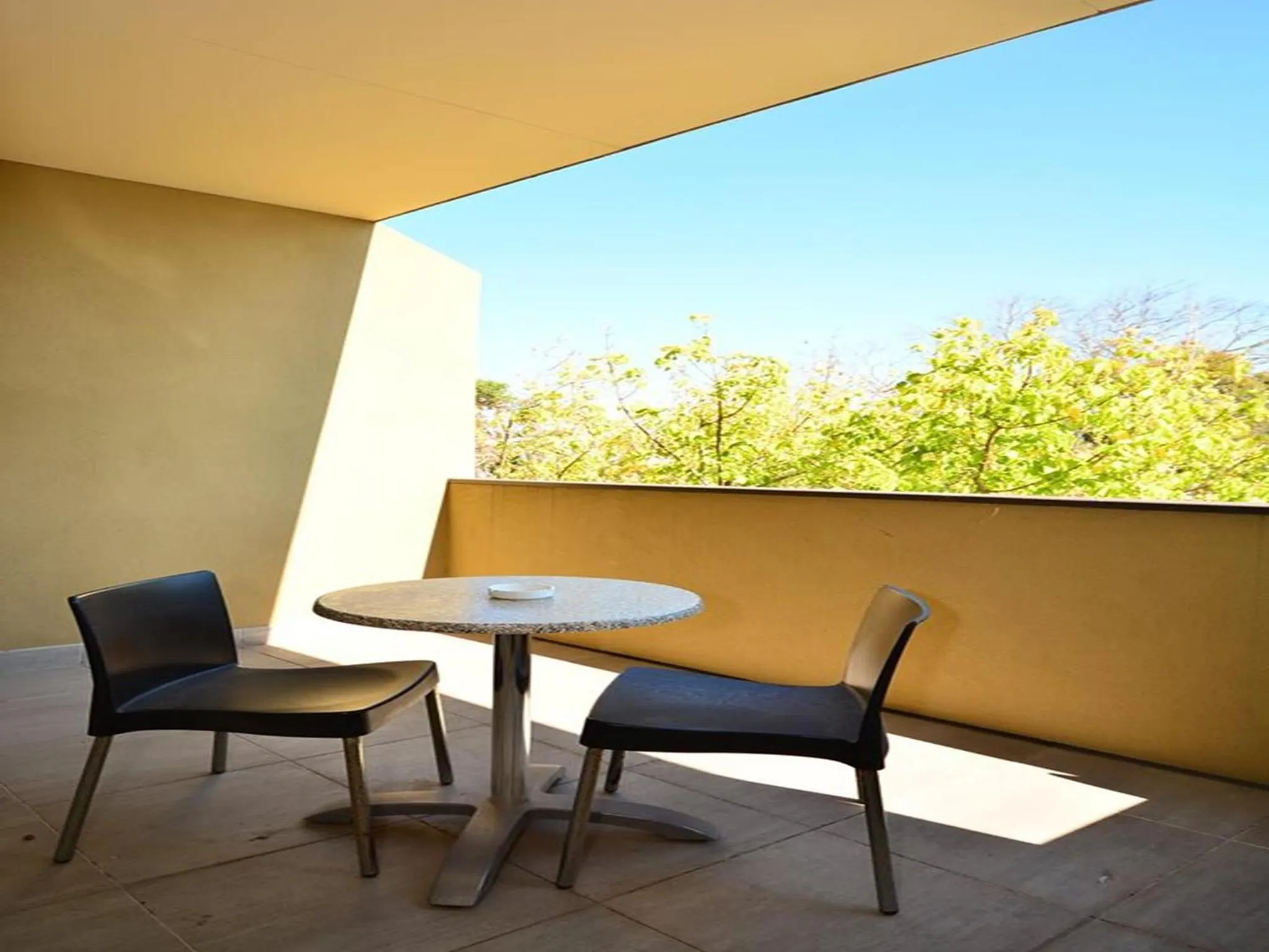 Balcony/Terrace in Mornington Hotel