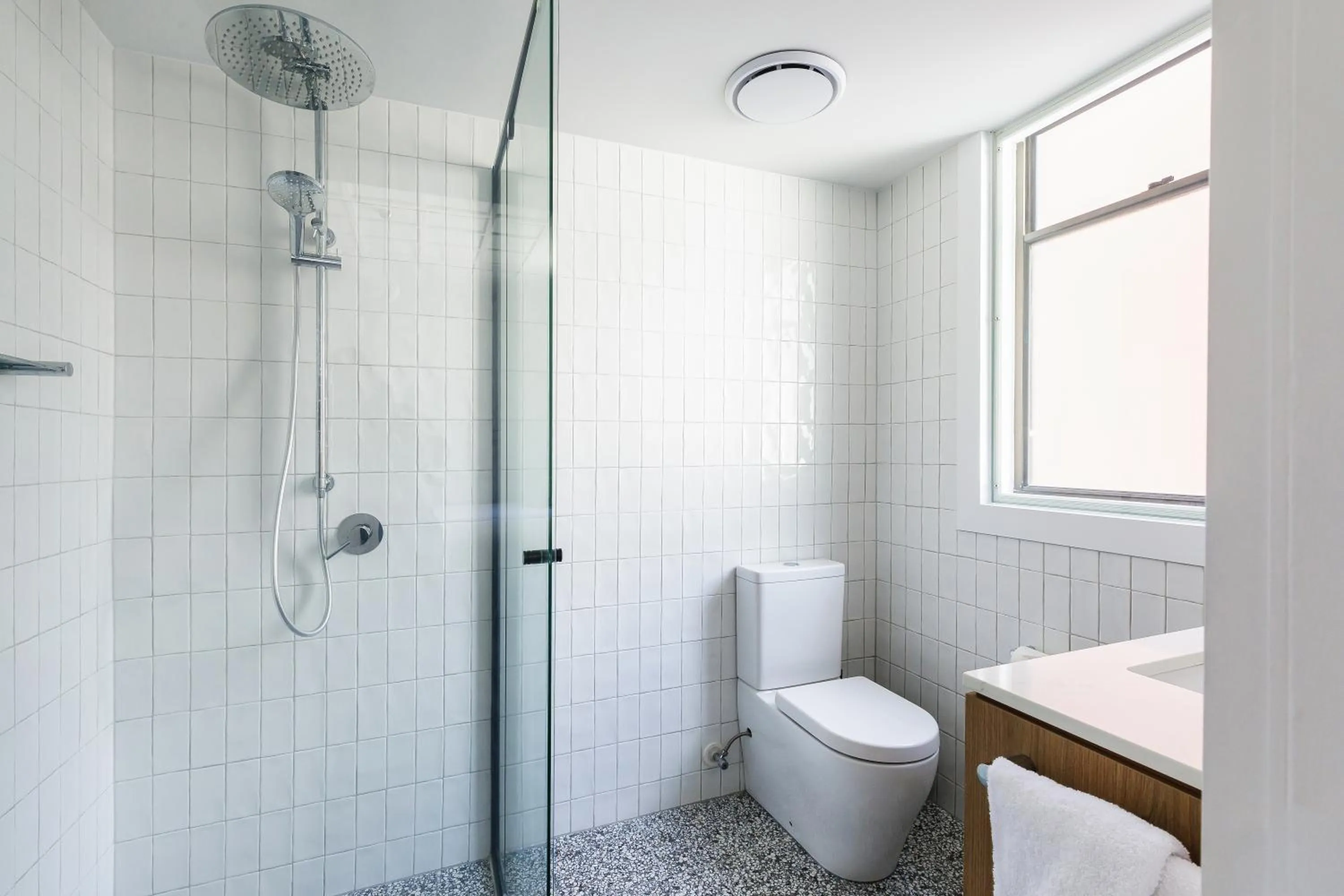 Shower in Royal Exhibition Hotel