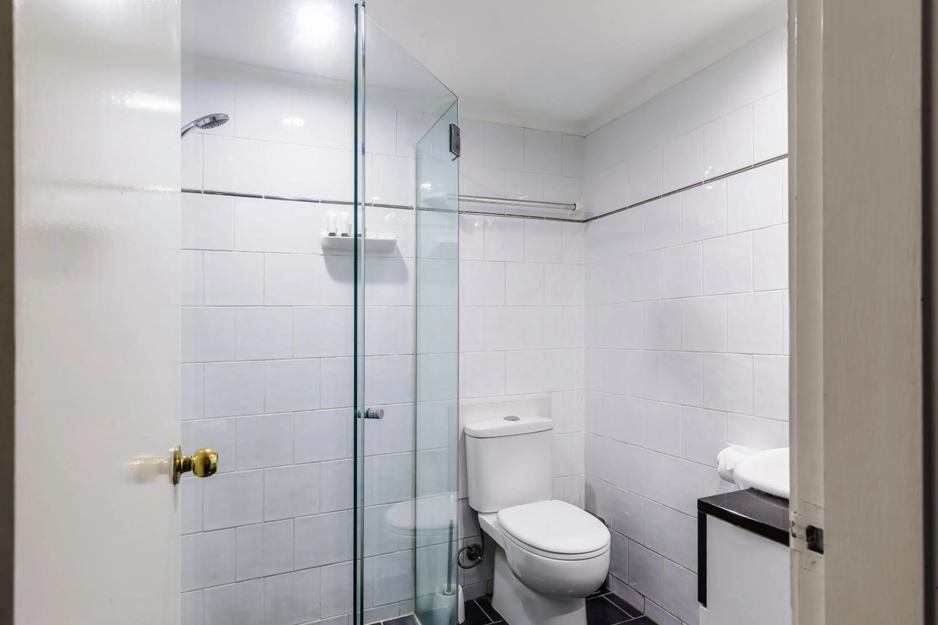 Shower in Royal Exhibition Hotel