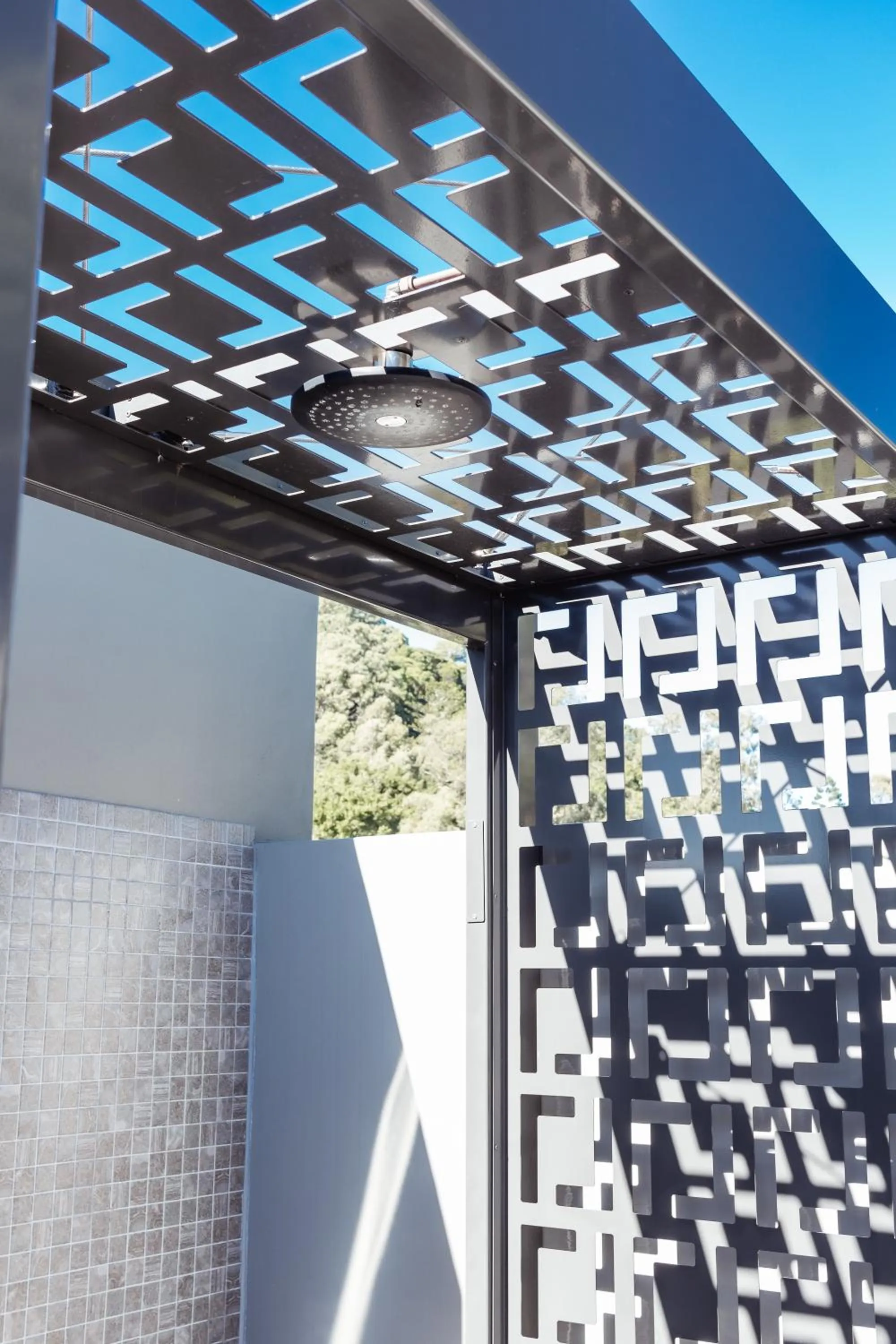 Shower in Netanya Noosa Beachfront Resort