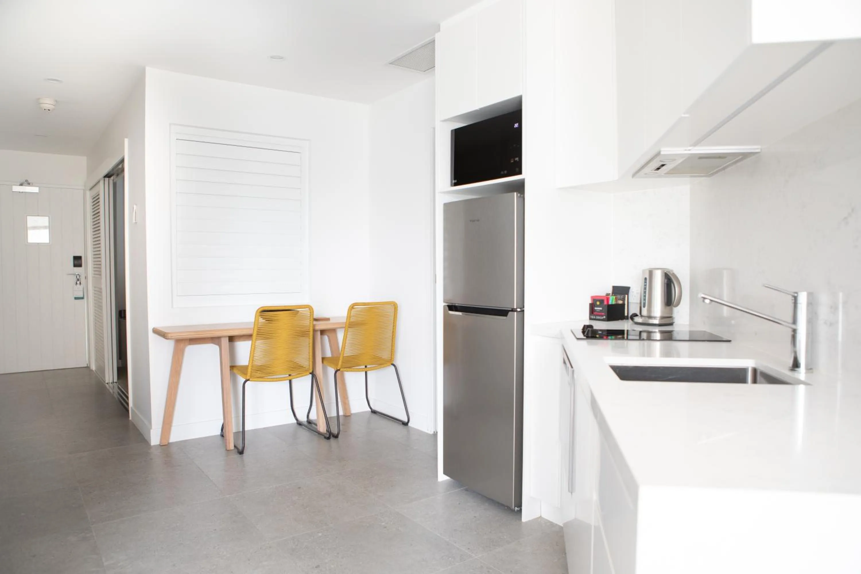 Kitchen or kitchenette in Netanya Noosa Beachfront Resort