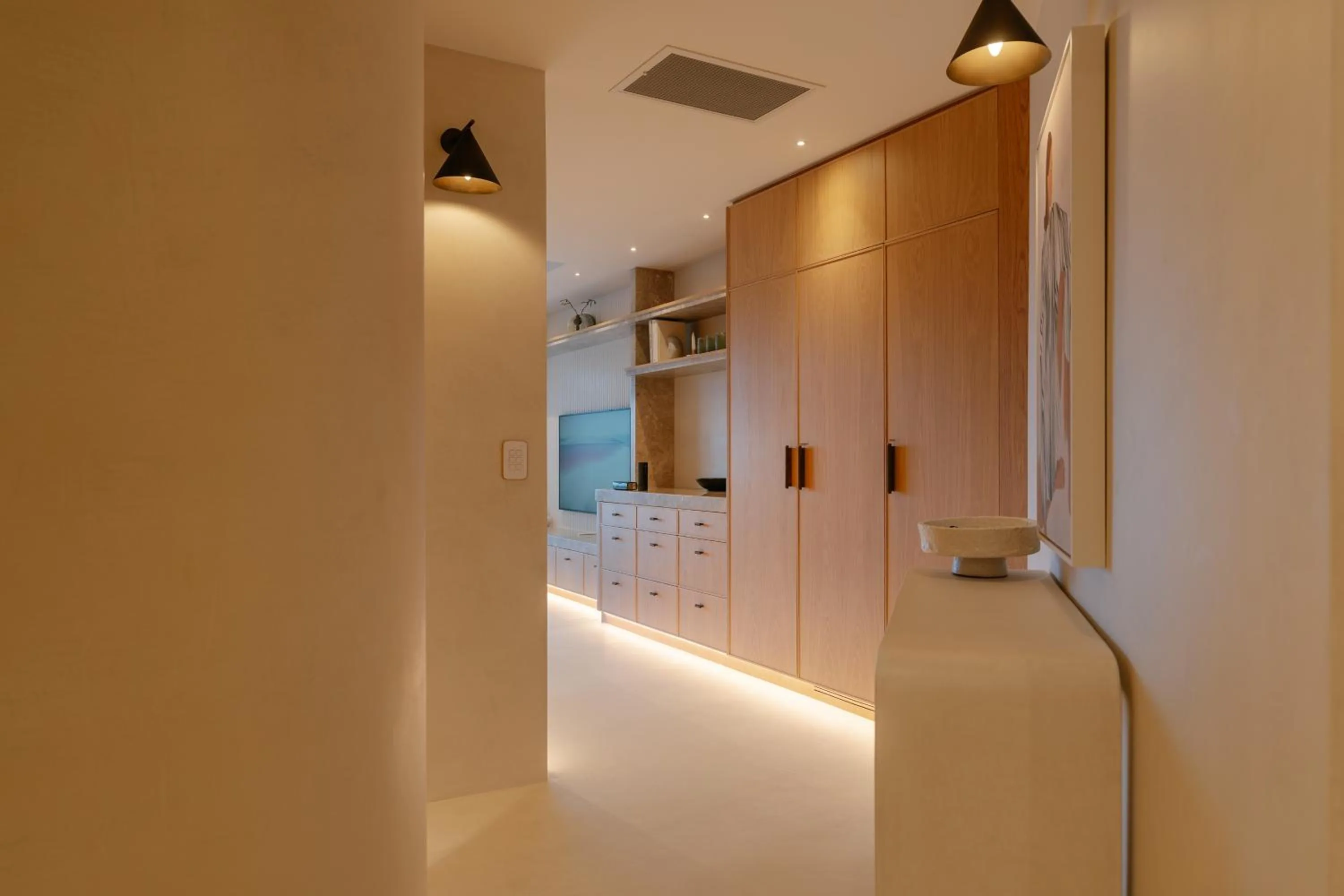 wardrobe in Netanya Noosa Beachfront Resort