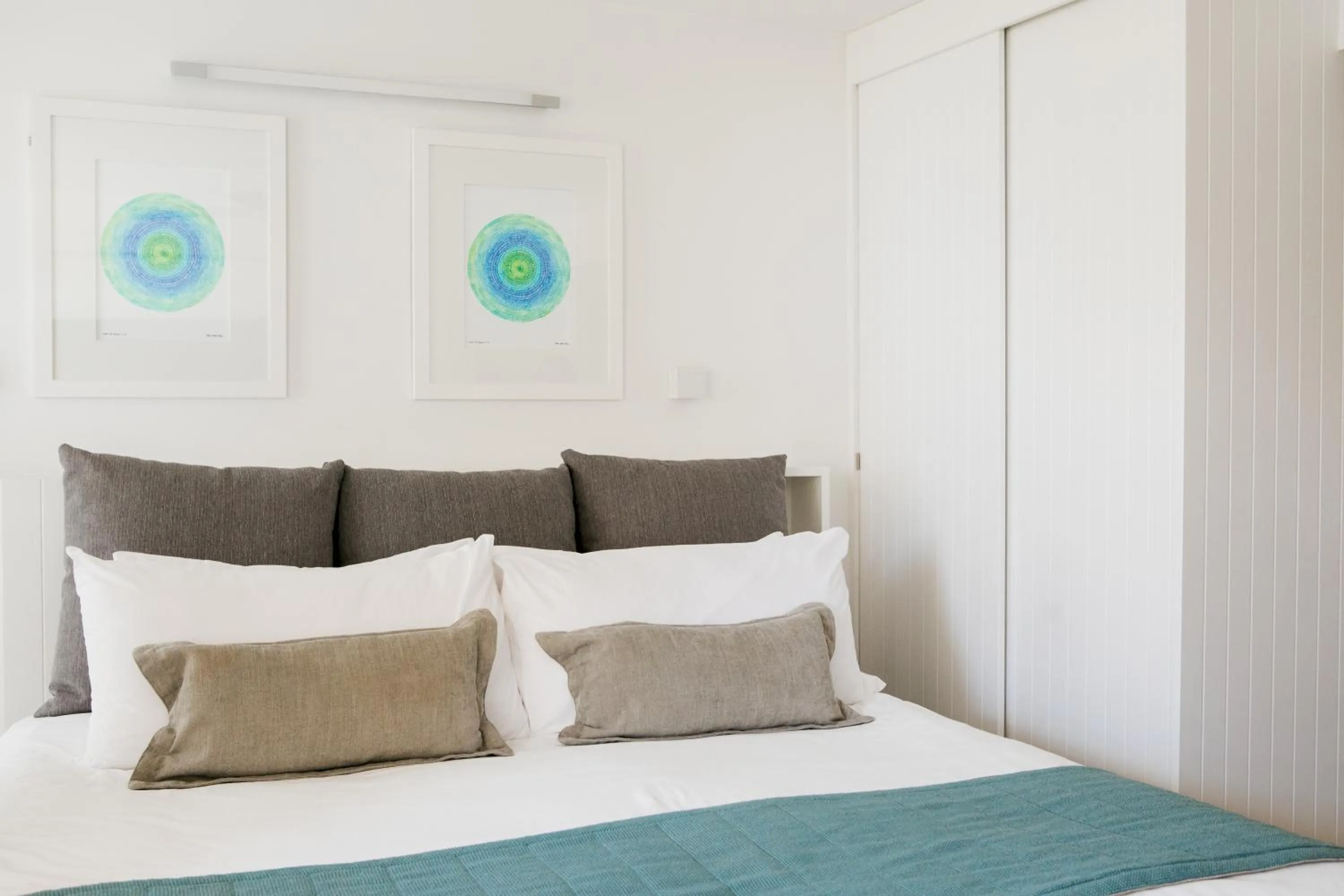 Bed in Netanya Noosa Beachfront Resort