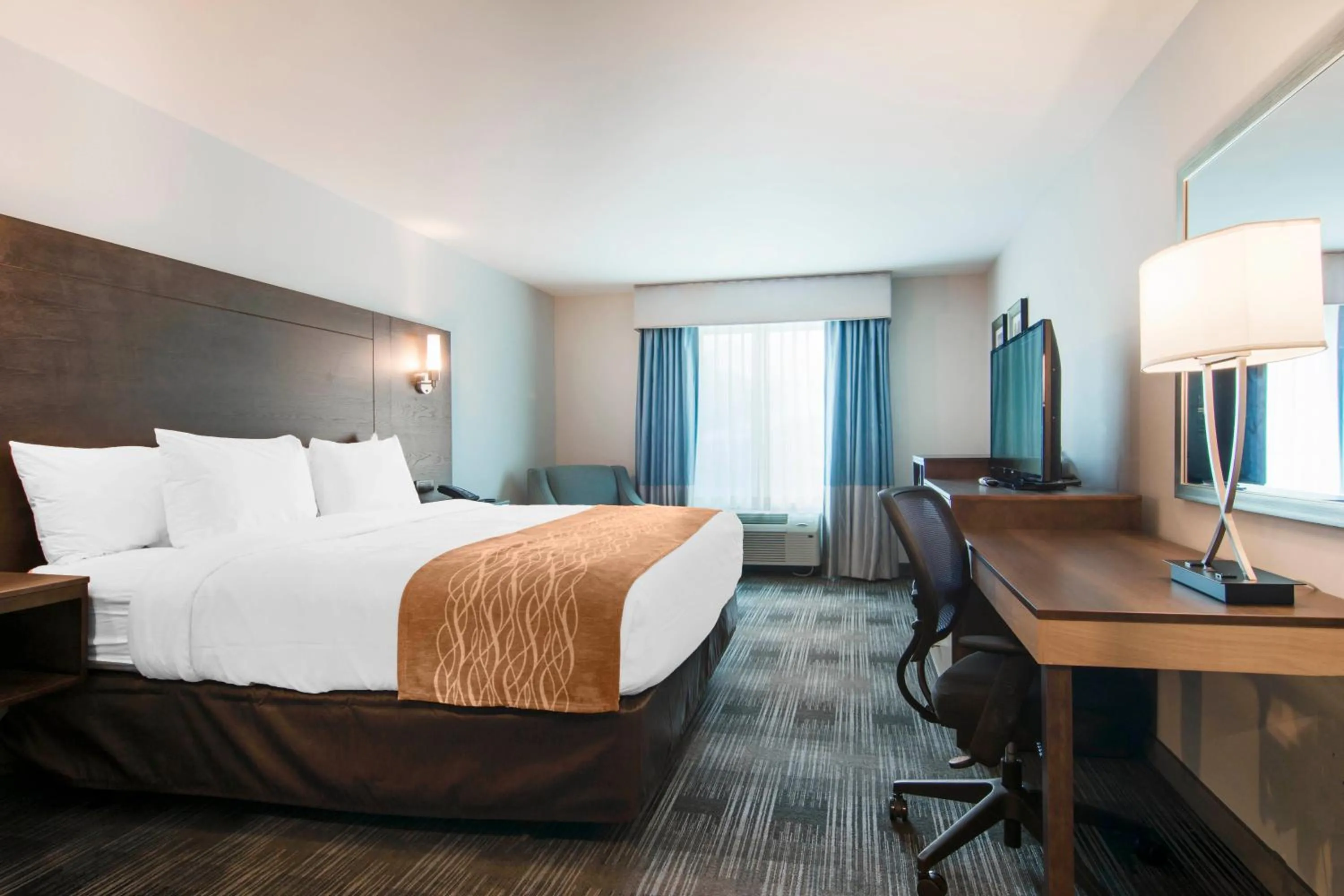 Bed in Comfort Inn & Suites East Ellijay