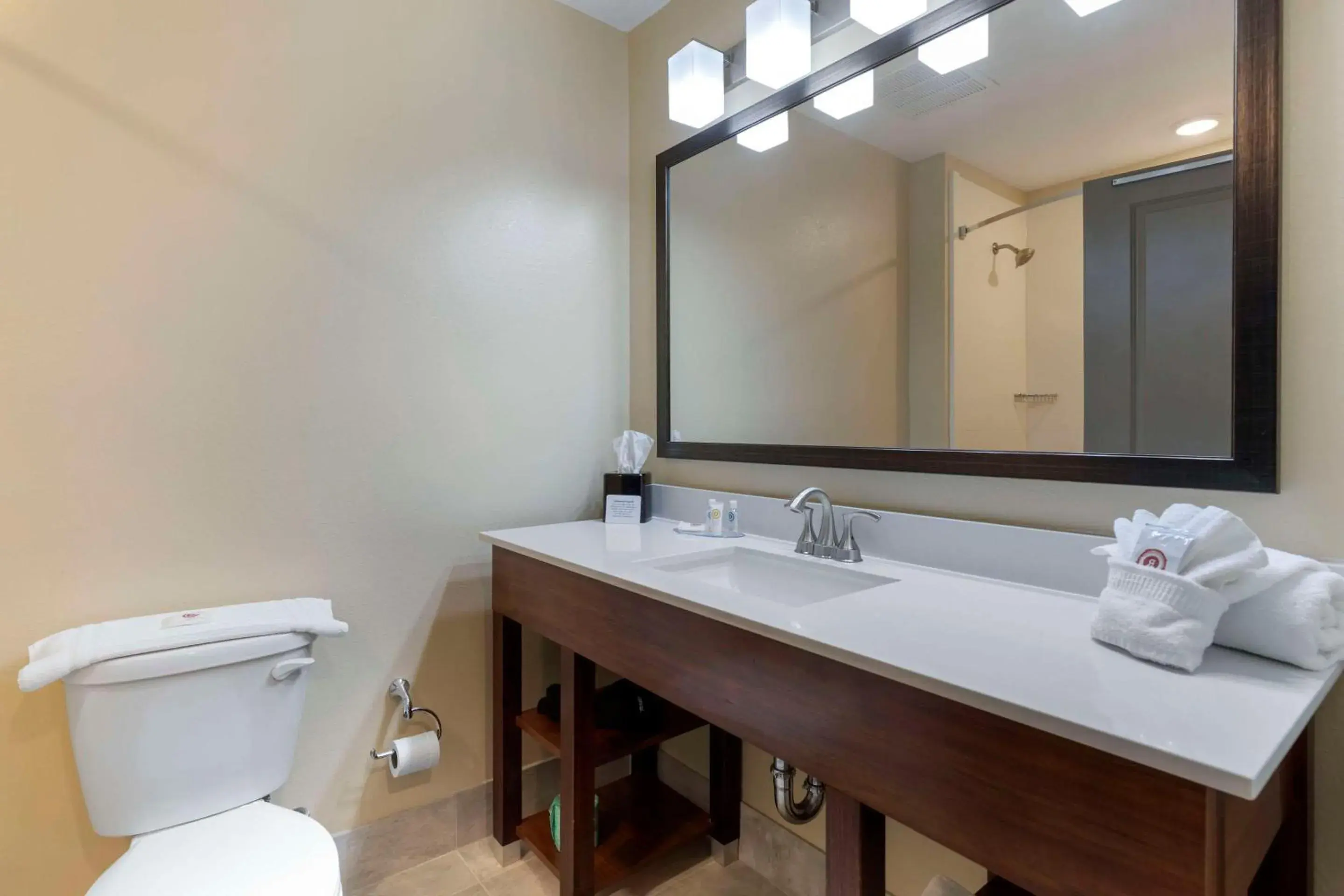 Bedroom in Comfort Inn & Suites East Ellijay Bedroom in Comfort Inn & Suites East Ellijay