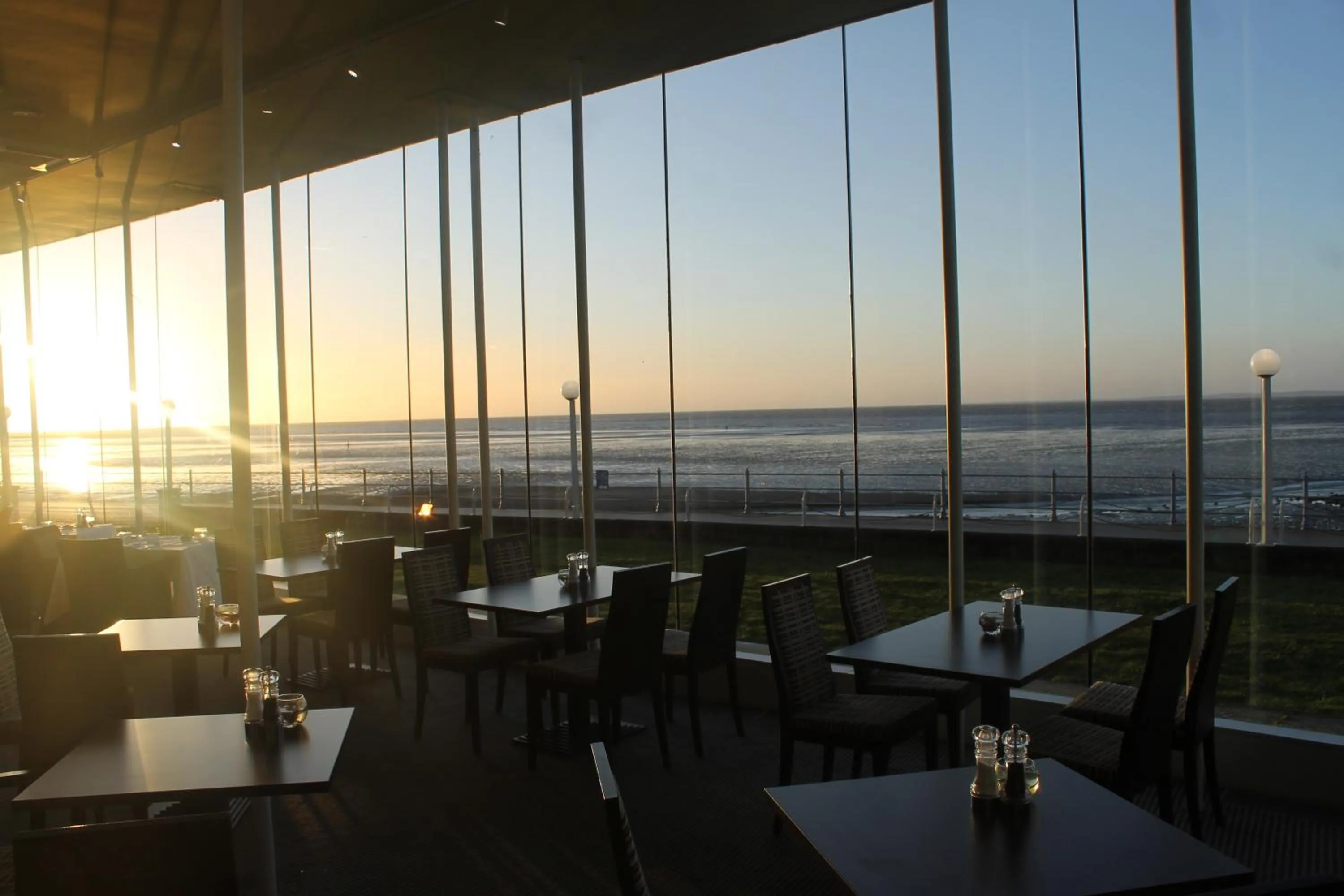 Restaurant/places to eat in The Midland