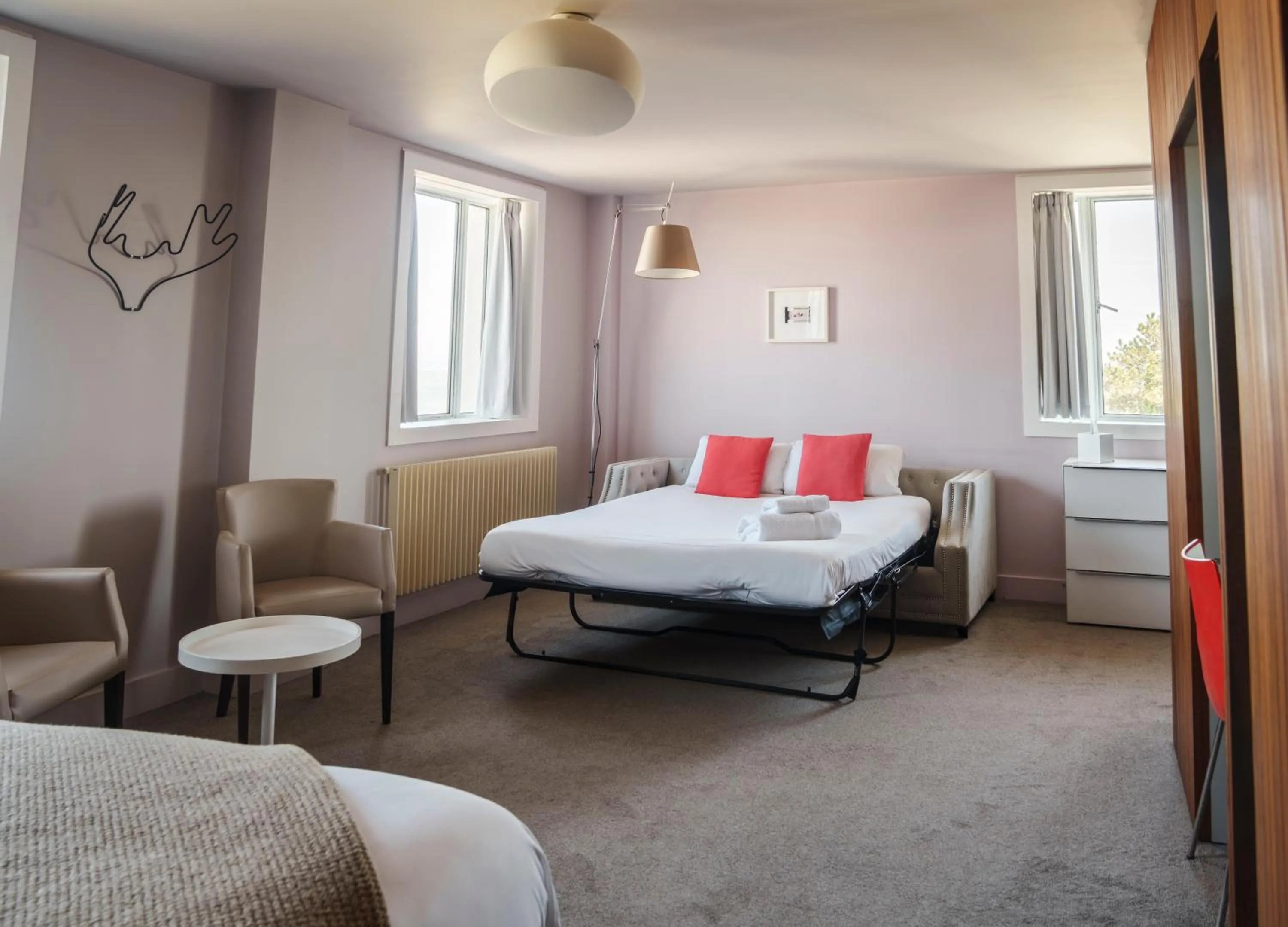 Family, Bed in The Midland