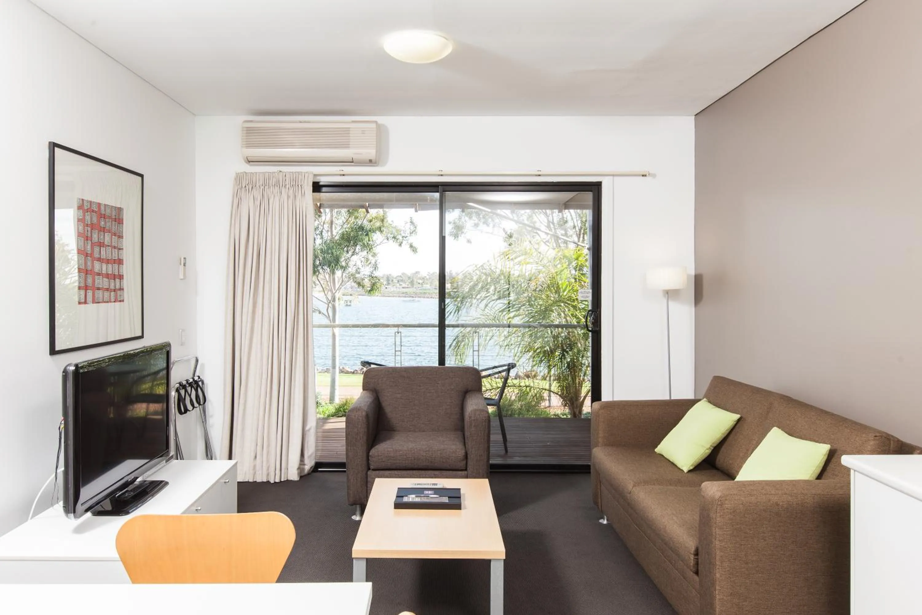 Living room in Majestic Oasis Apartments