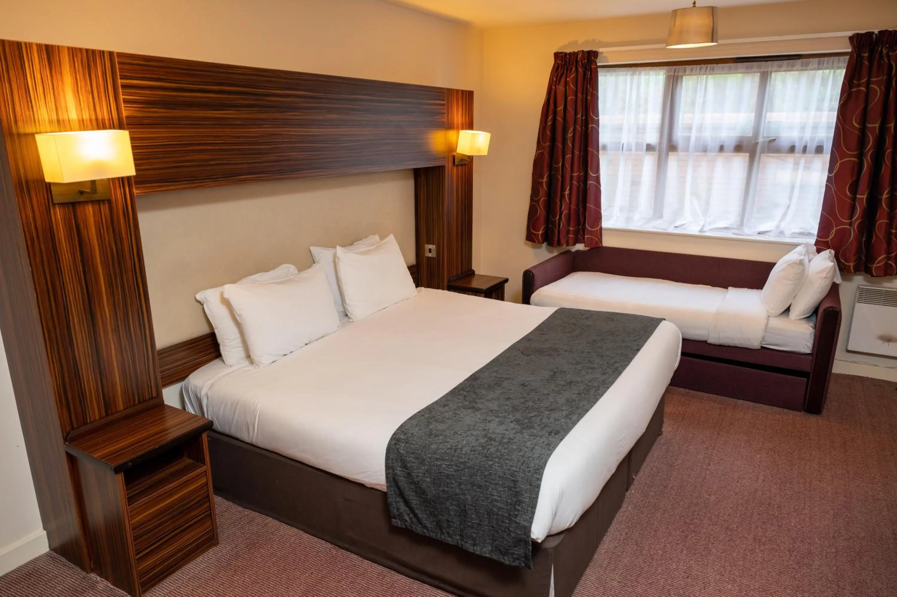 Bed in The Fernhurst by Greene King Inns