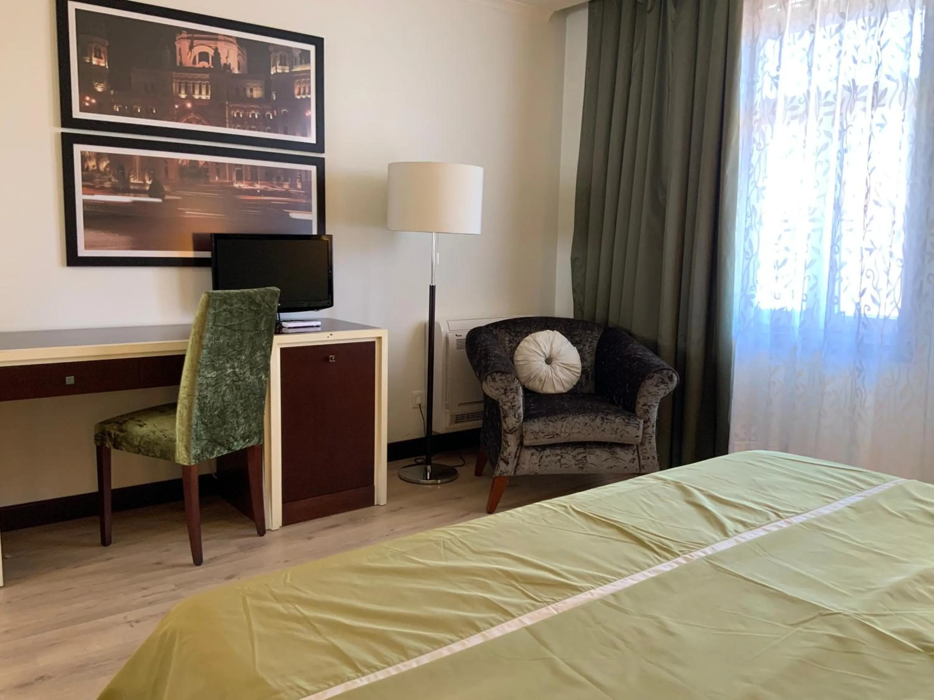 Bedroom, Bed in Veneza Hotel