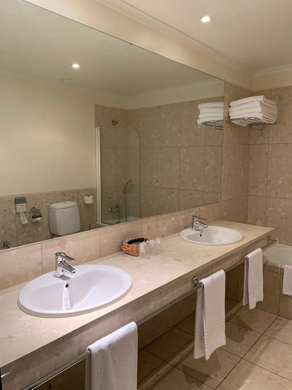 Bathroom in Veneza Hotel