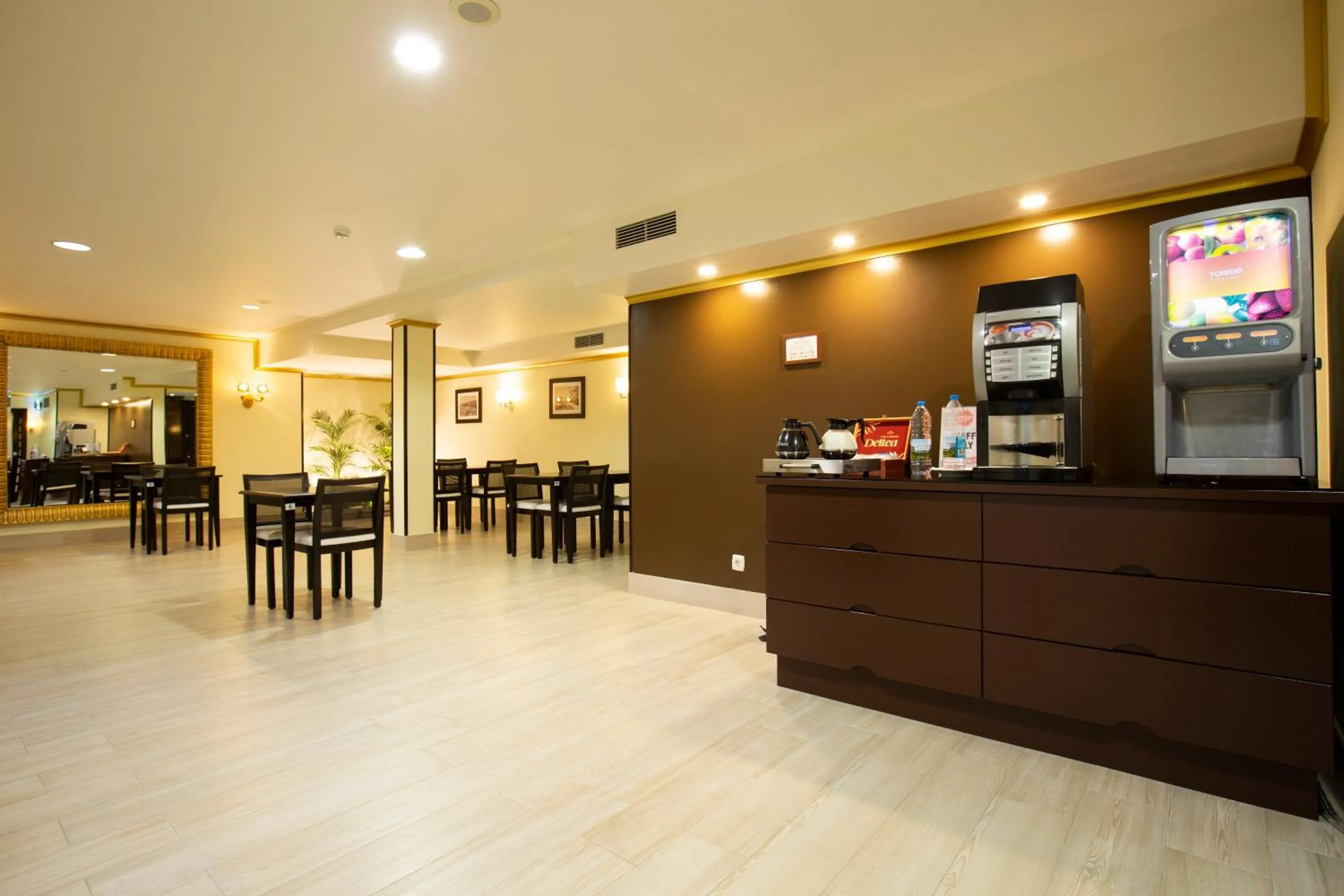 Continental breakfast in Veneza Hotel