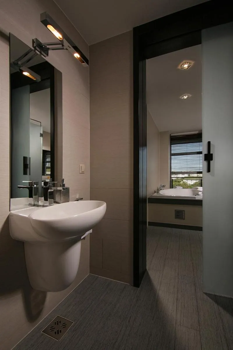 Shower in Reghina Blue Hotel