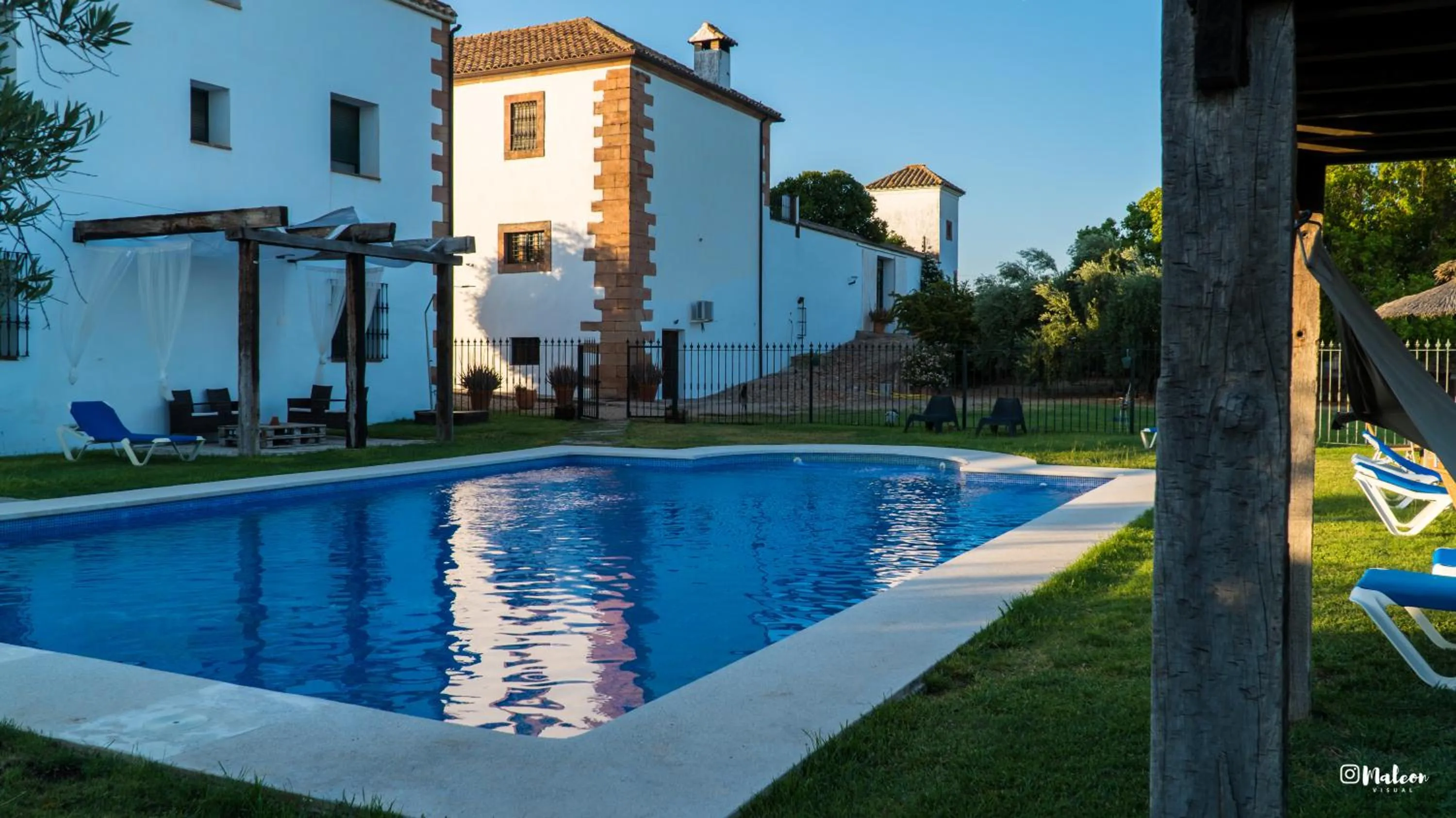 Swimming pool in Molino La Nava