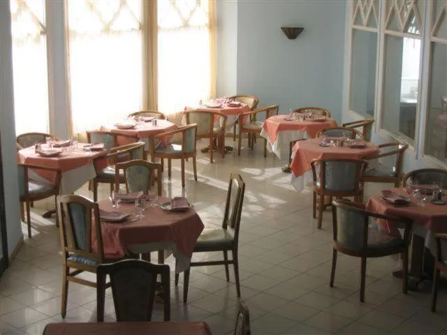 Restaurant/places to eat in Hotel Mezri