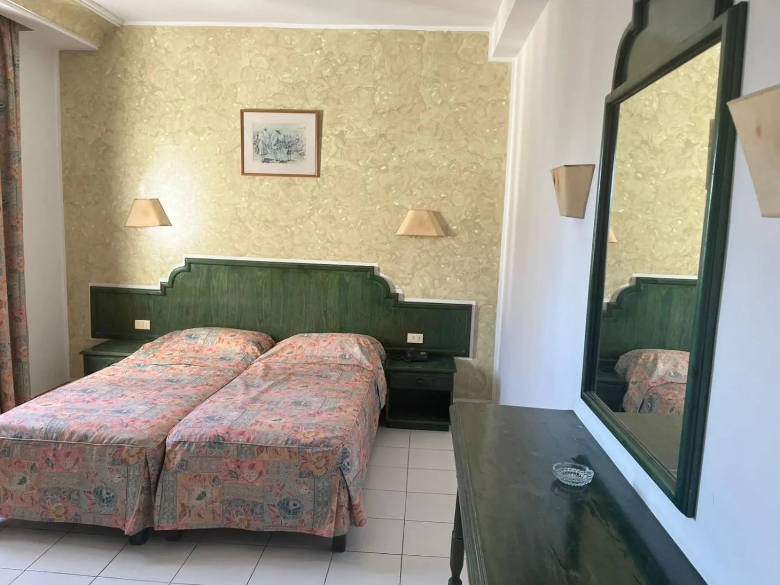 Bedroom, Bed in Hotel Mezri