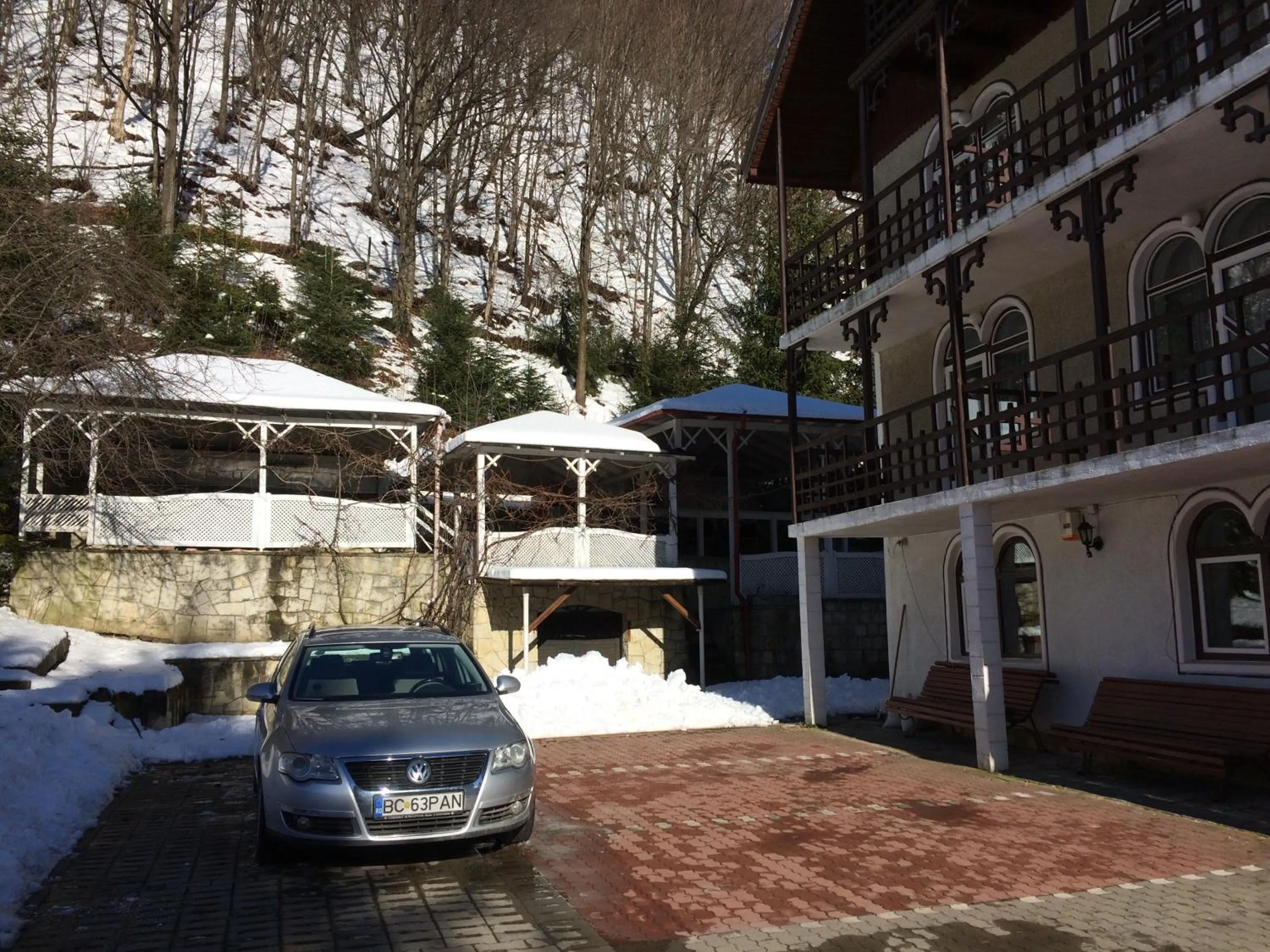 Inner courtyard view in Pension Casa Alba