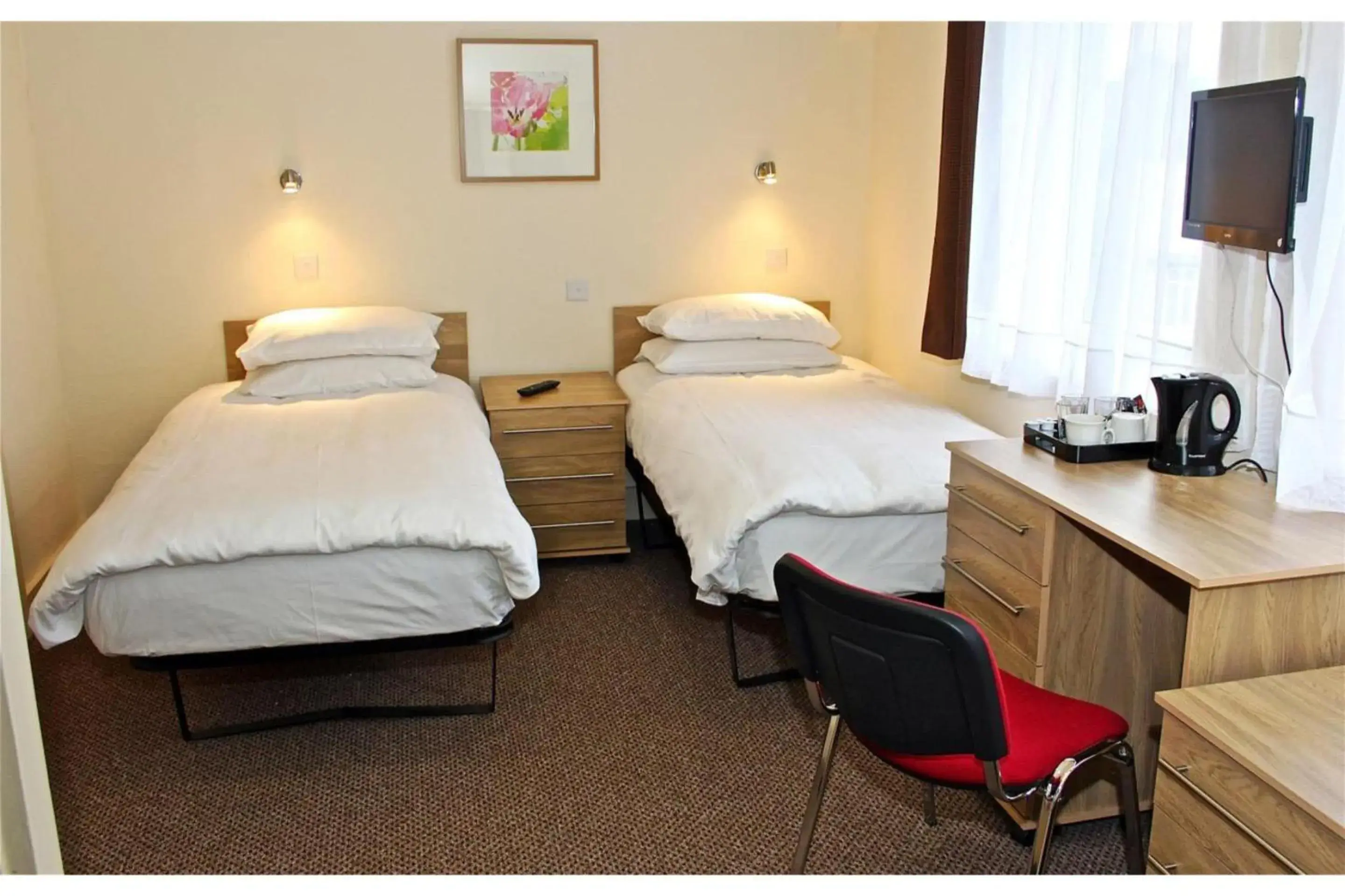 Bedroom, Bed in Central Hotel Golders Green Bedroom, Bed in Central Hotel Golders Green