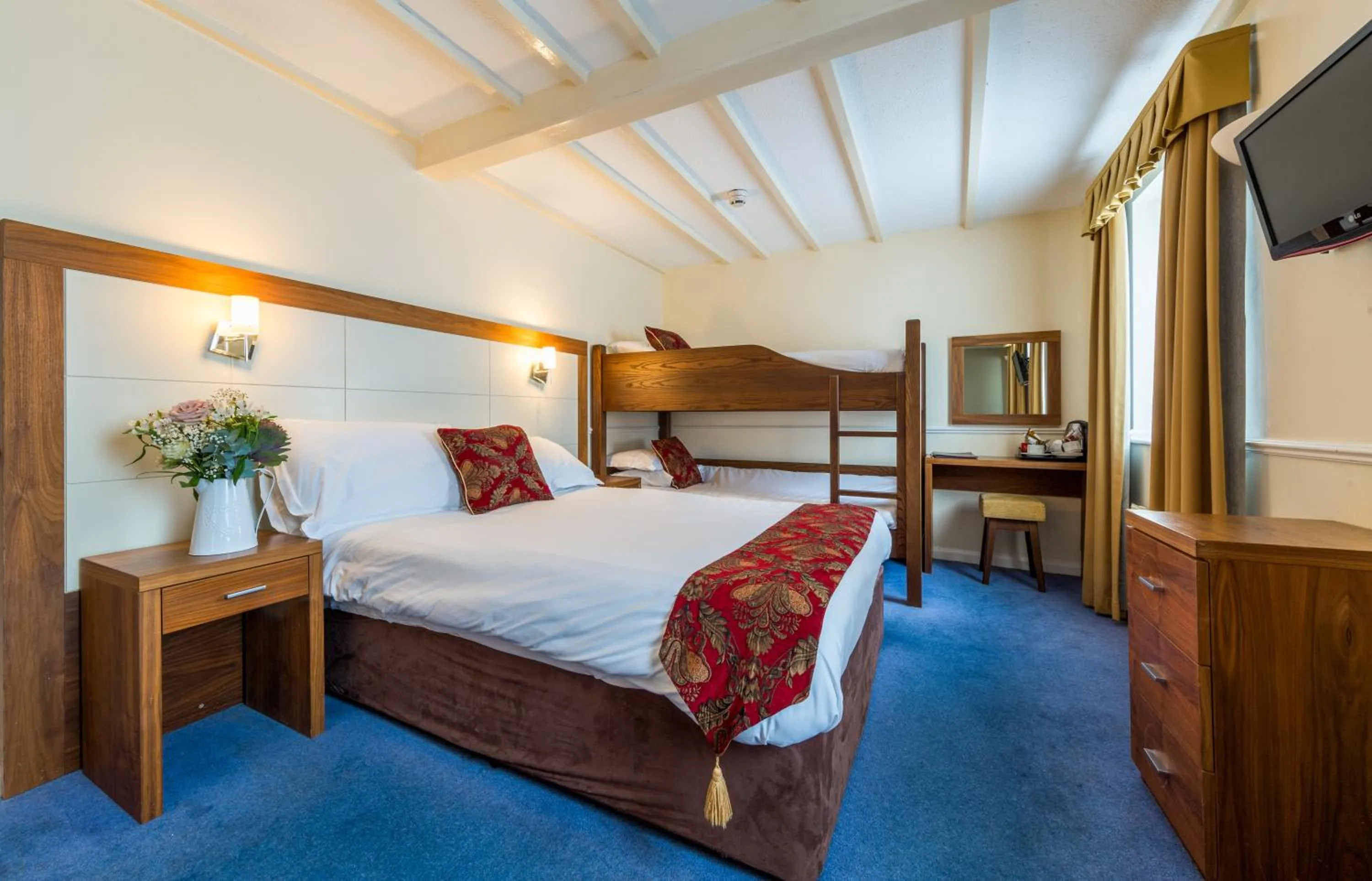 Bedroom, Bed in Damson Dene Hotel