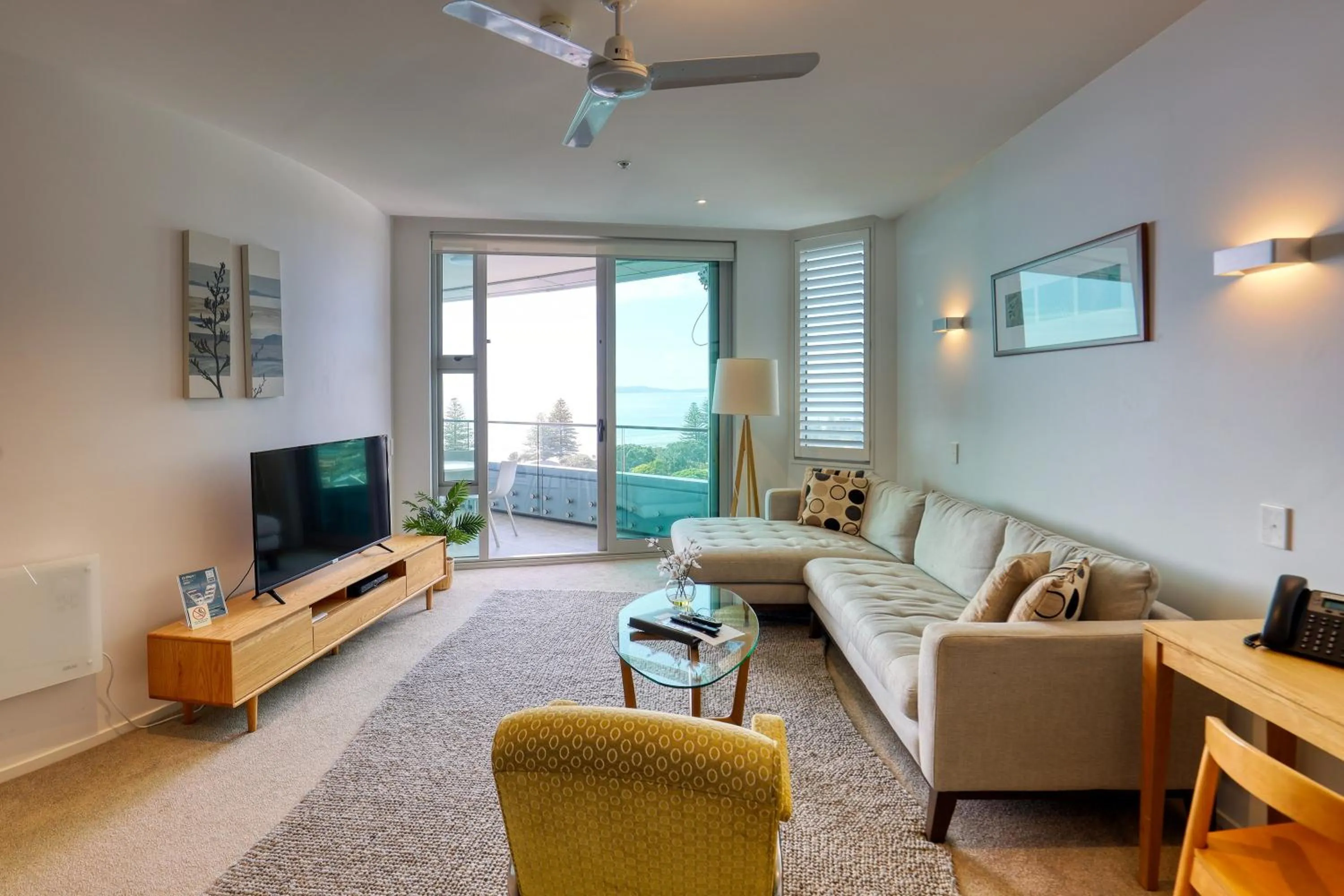 TV and multimedia in Marsden Suites Nautilus Orewa