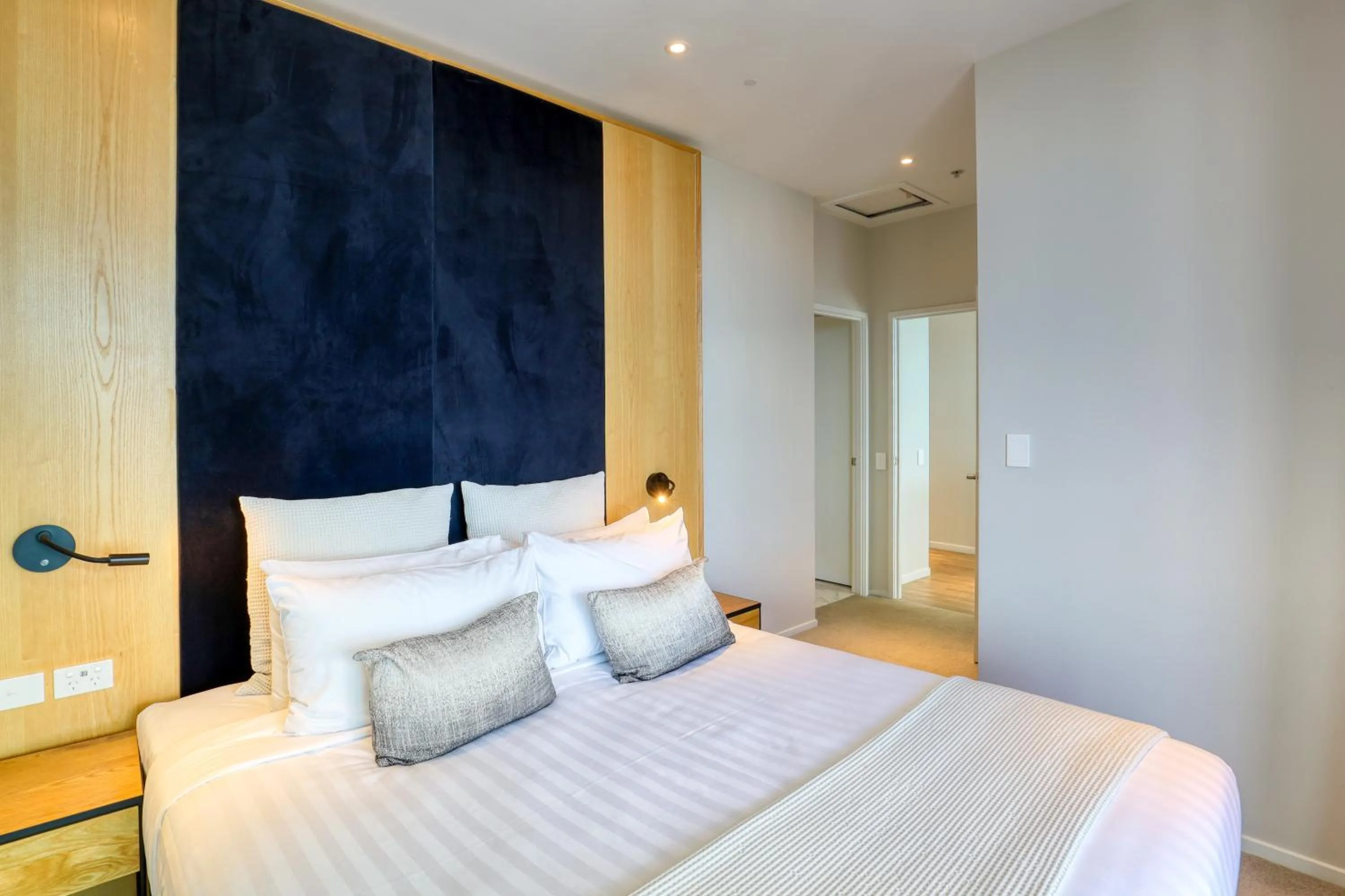 Bedroom, Bed in Marsden Suites Nautilus Orewa