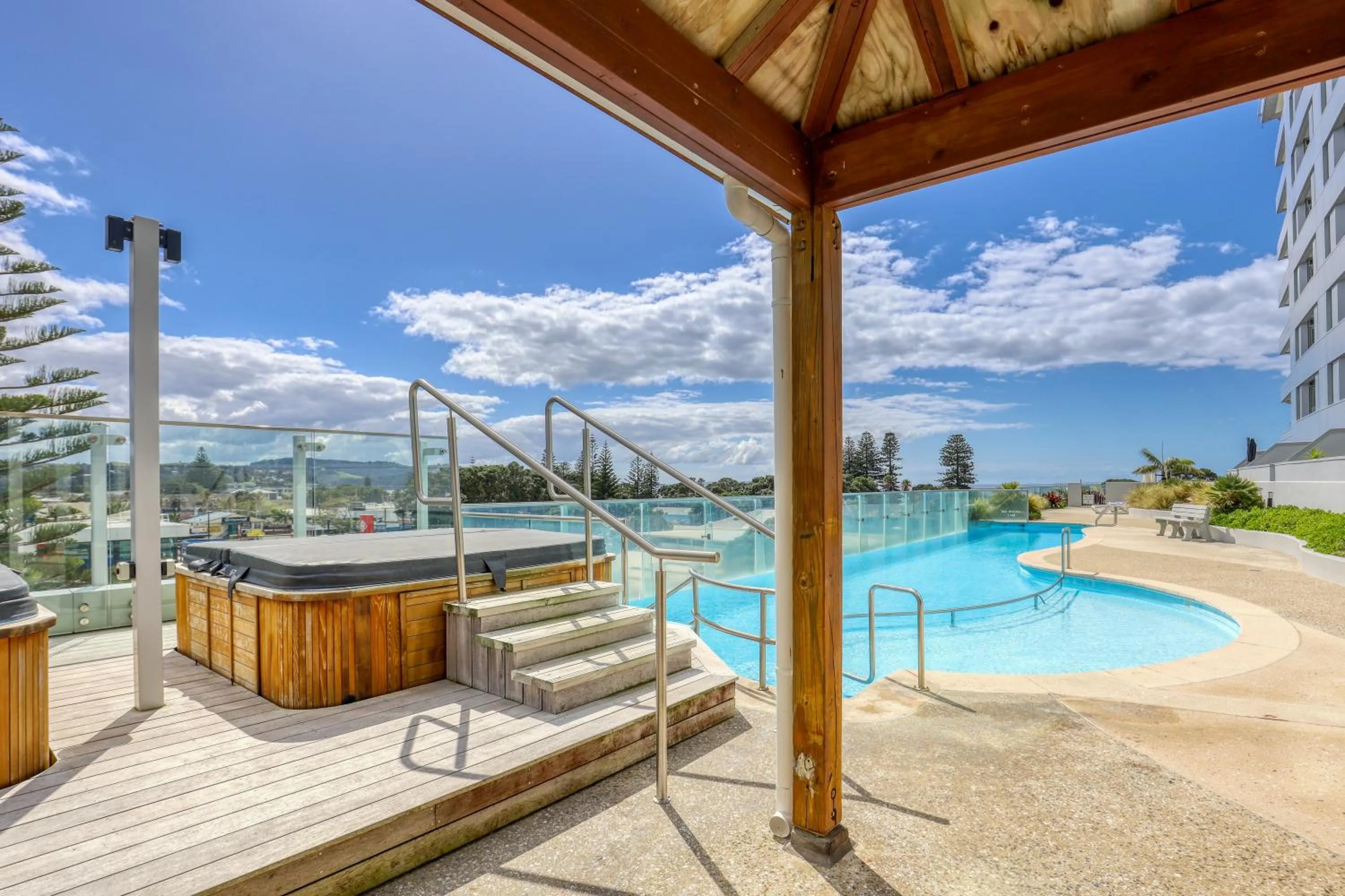 Hot Tub in Marsden Suites Nautilus Orewa