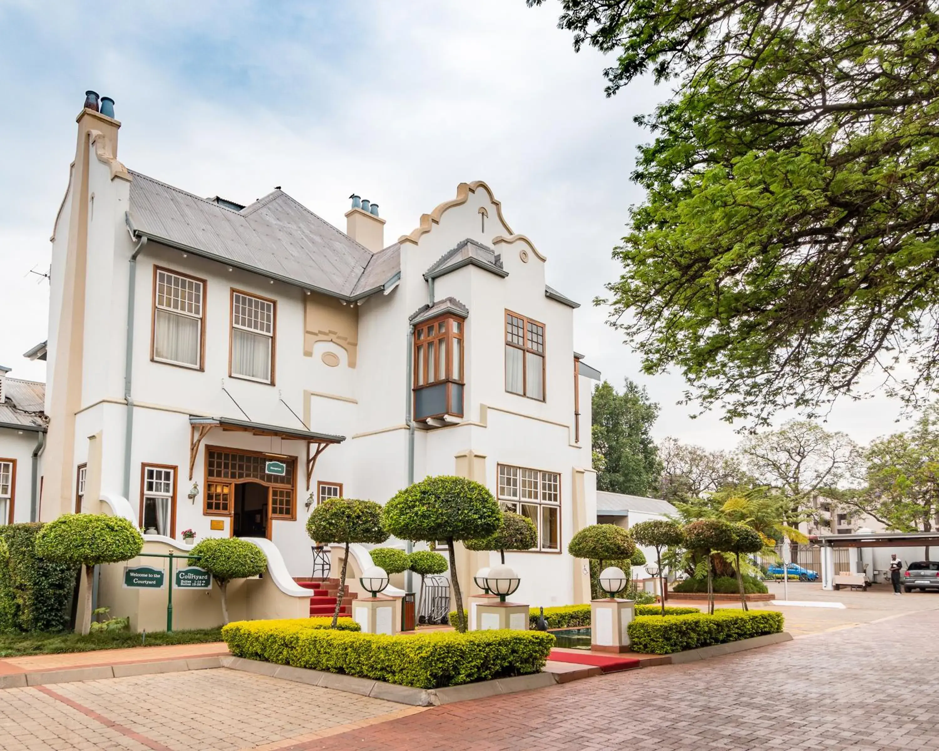 Facade/entrance in Courtyard Hotel Arcadia Facade/entrance in Courtyard Hotel Arcadia