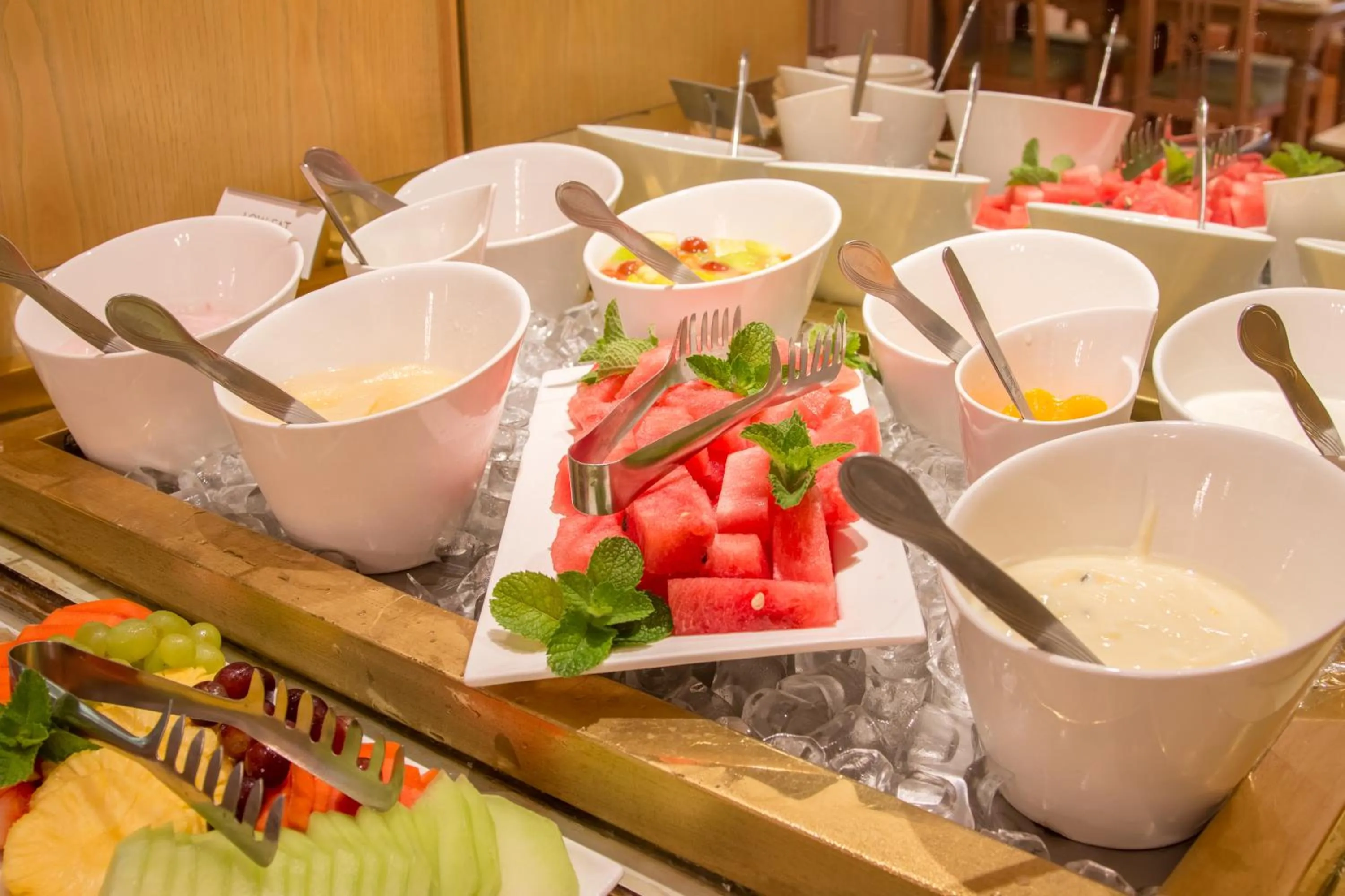 Buffet breakfast in Courtyard Hotel Arcadia