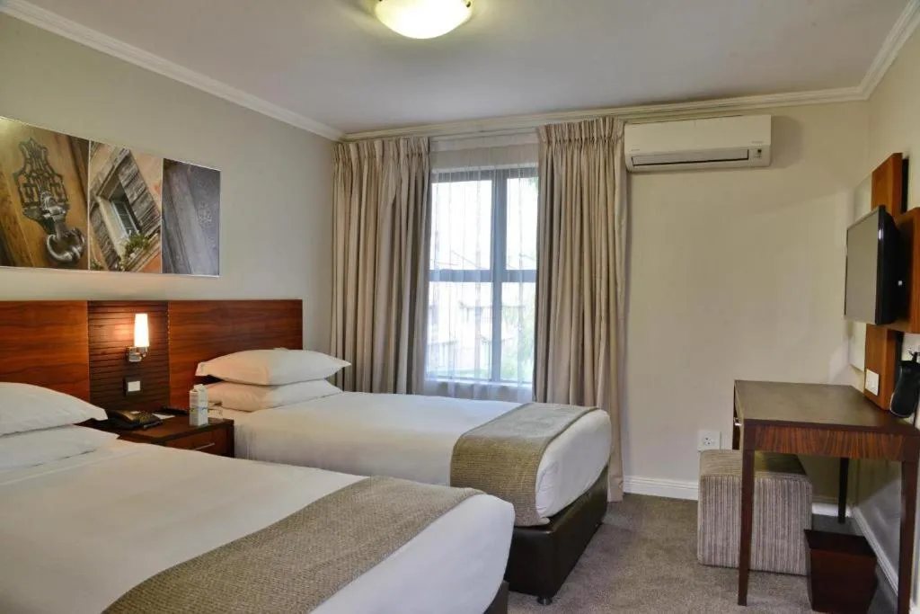 Bedroom, Bed in City Lodge Hotel Eastgate