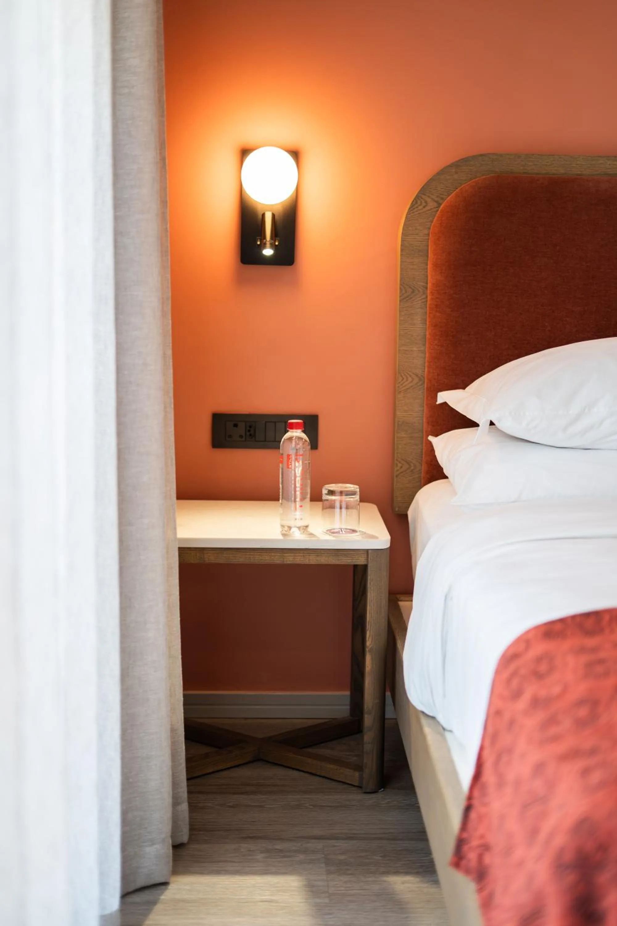 Bedroom, Bed in Courtyard Hotel Gqeberha