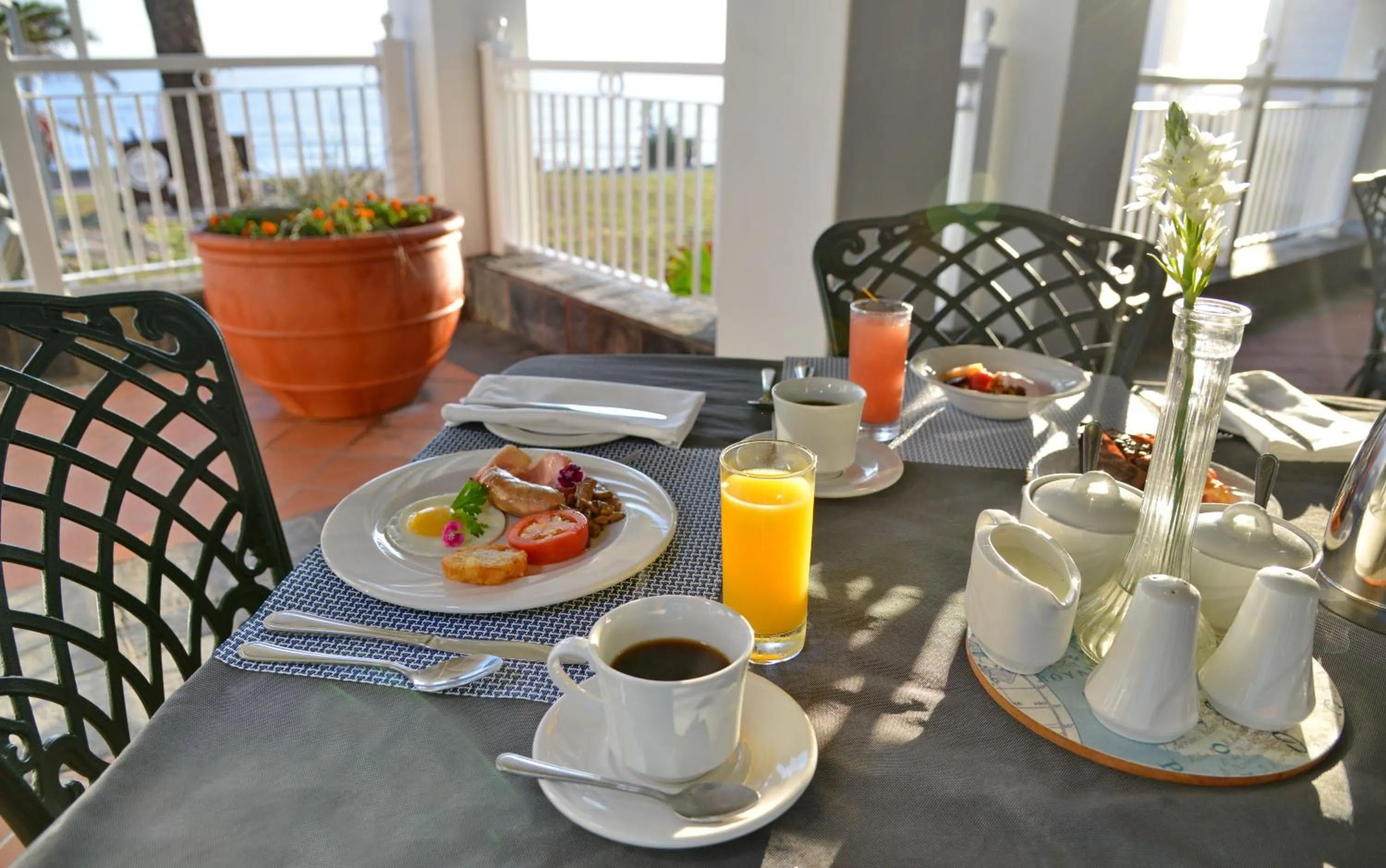 Breakfast in Courtyard Hotel Gqeberha