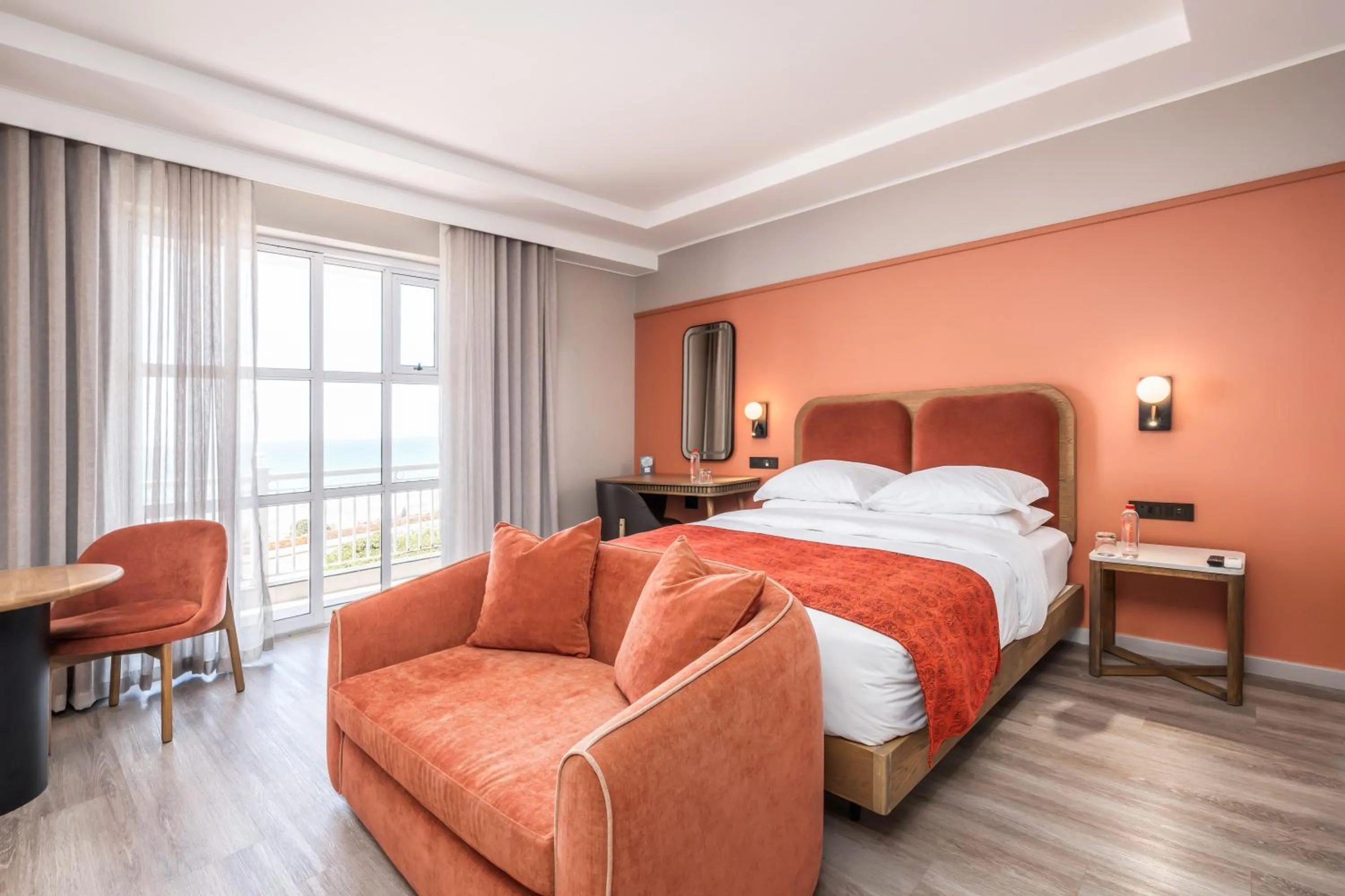 Bedroom, Bed in Courtyard Hotel Gqeberha