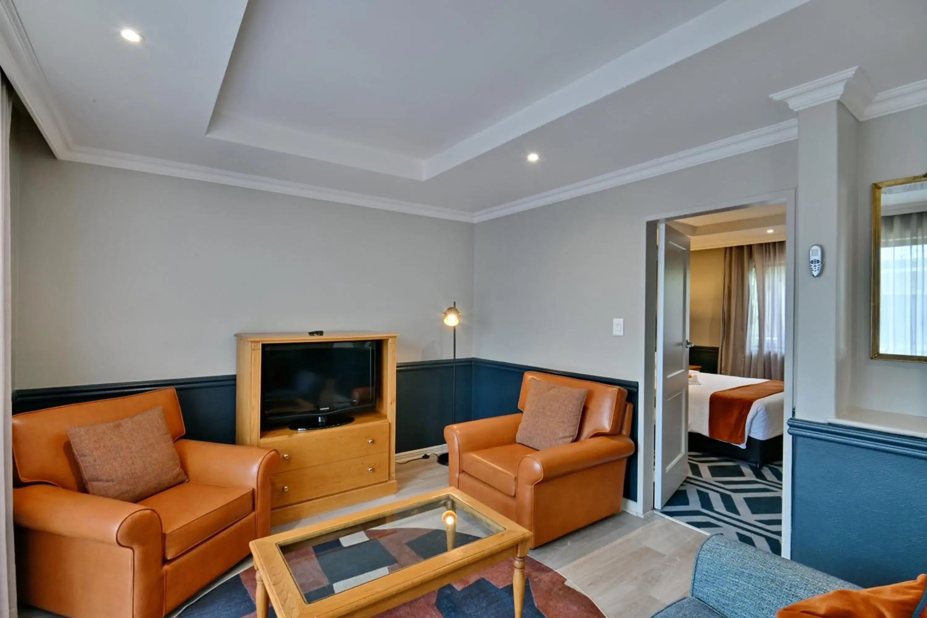 One-Bedroom Suite in Courtyard Hotel Rosebank One-Bedroom Suite in Courtyard Hotel Rosebank