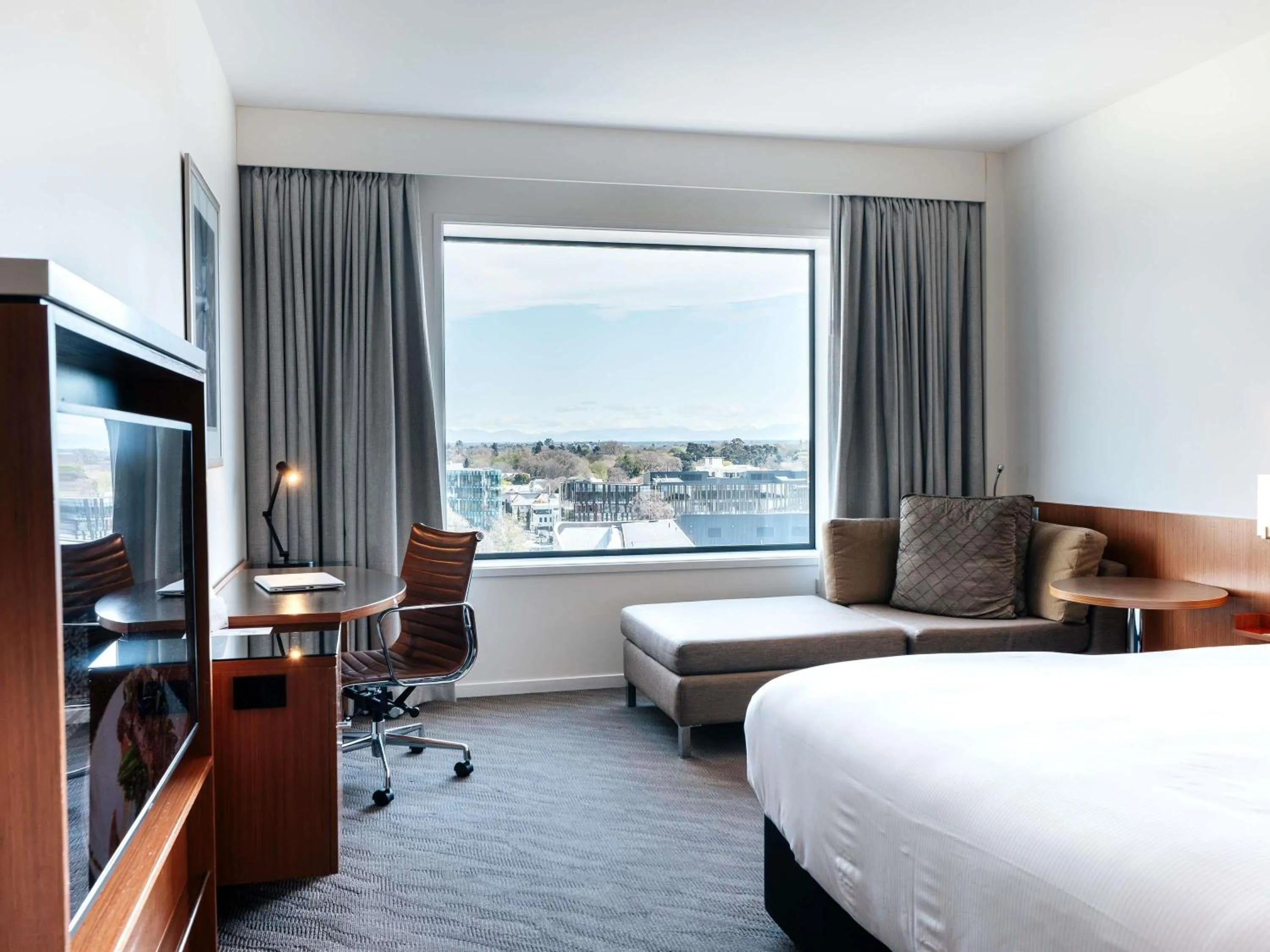 Bedroom, Bed in Novotel Christchurch Cathedral Square