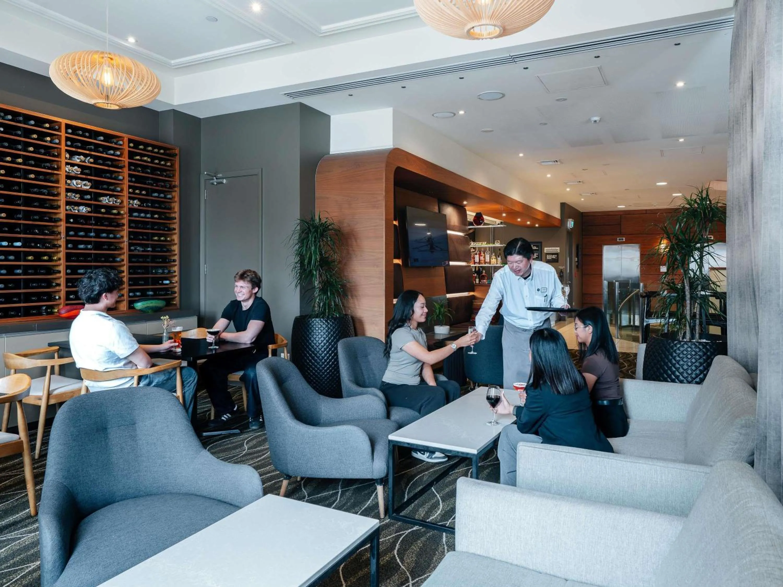 Lounge or bar in Novotel Christchurch Cathedral Square