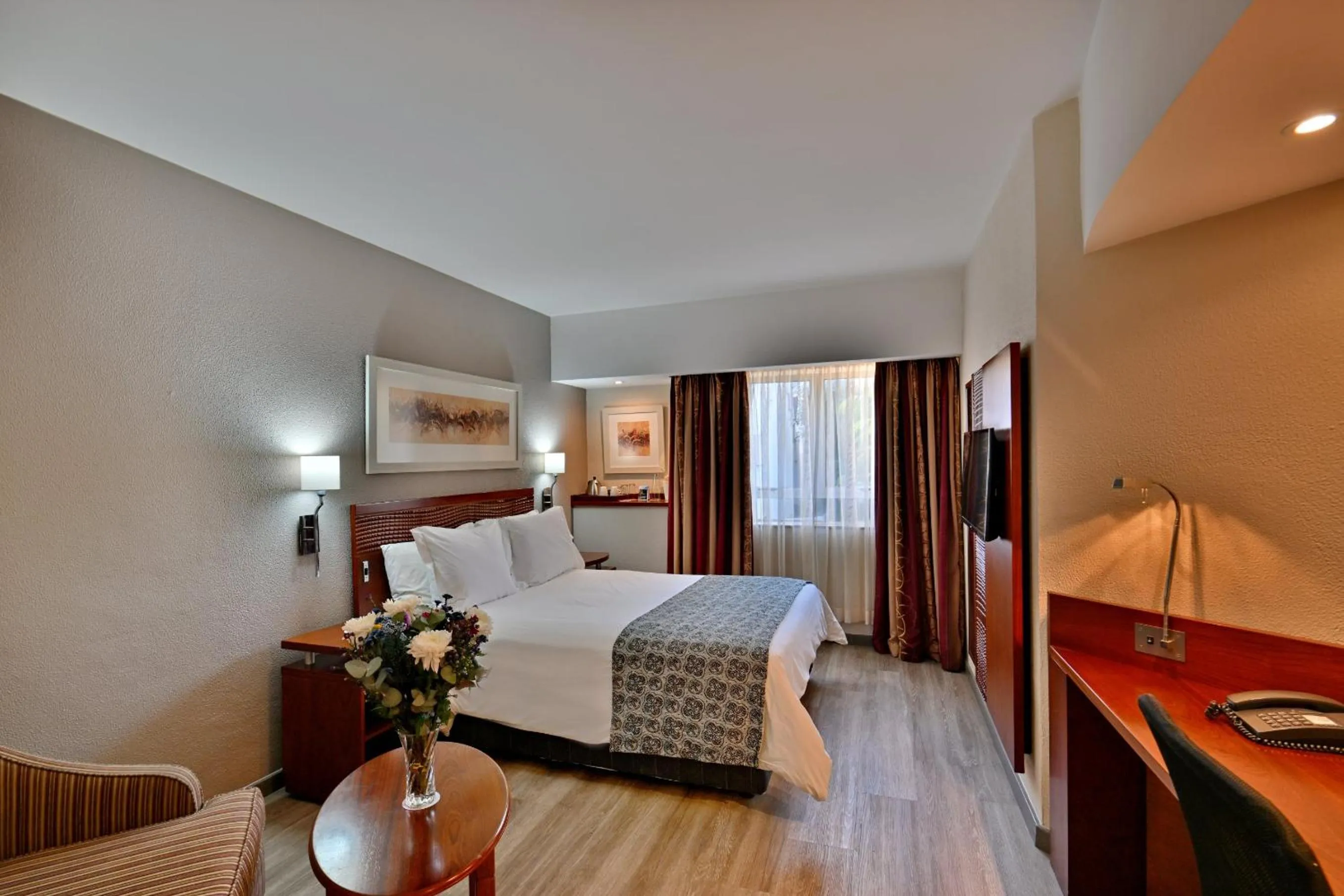 Bed in City Lodge Hotel Gqeberha