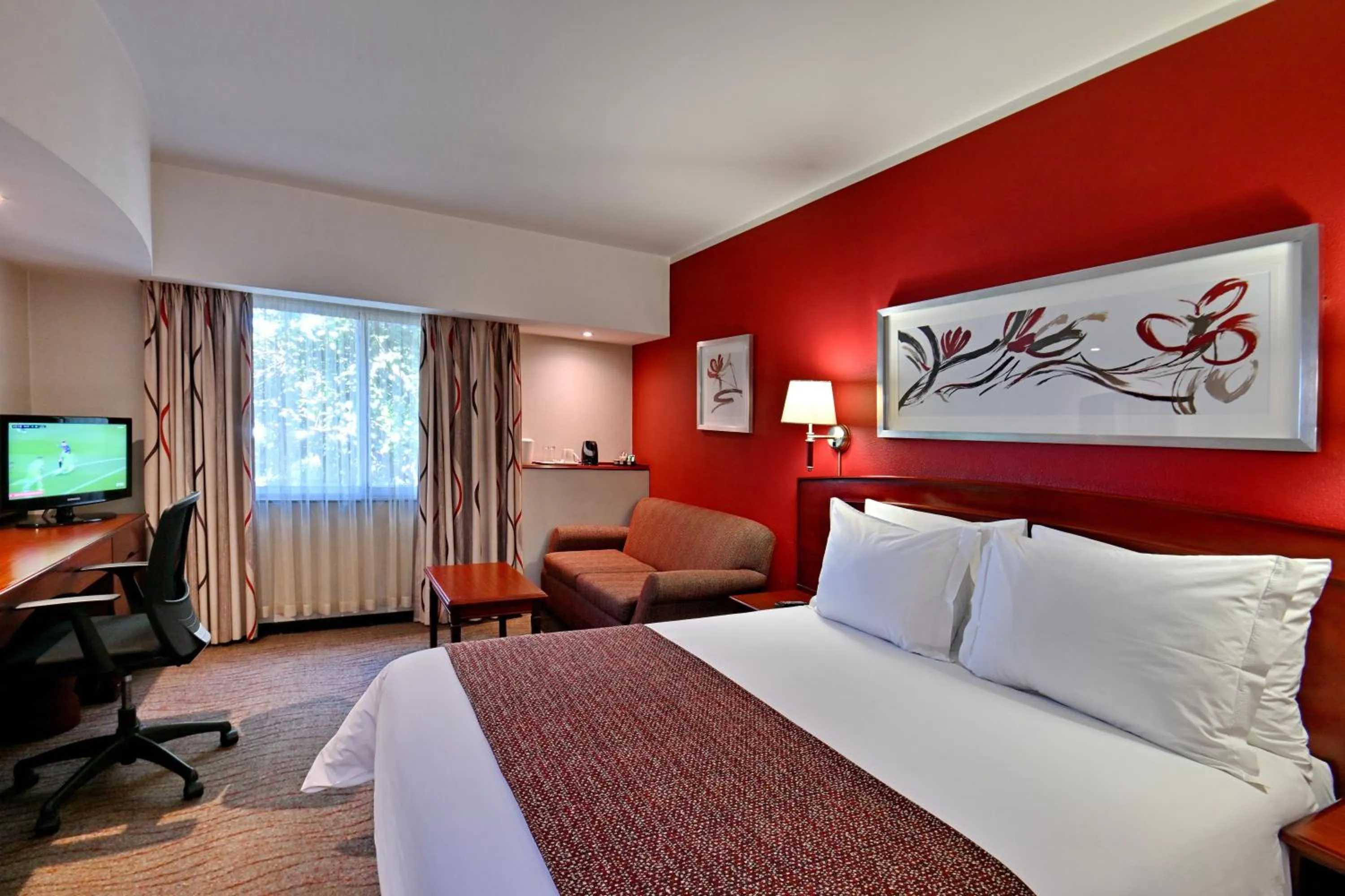 Bedroom, Bed in City Lodge Hotel Sandton, Morningside